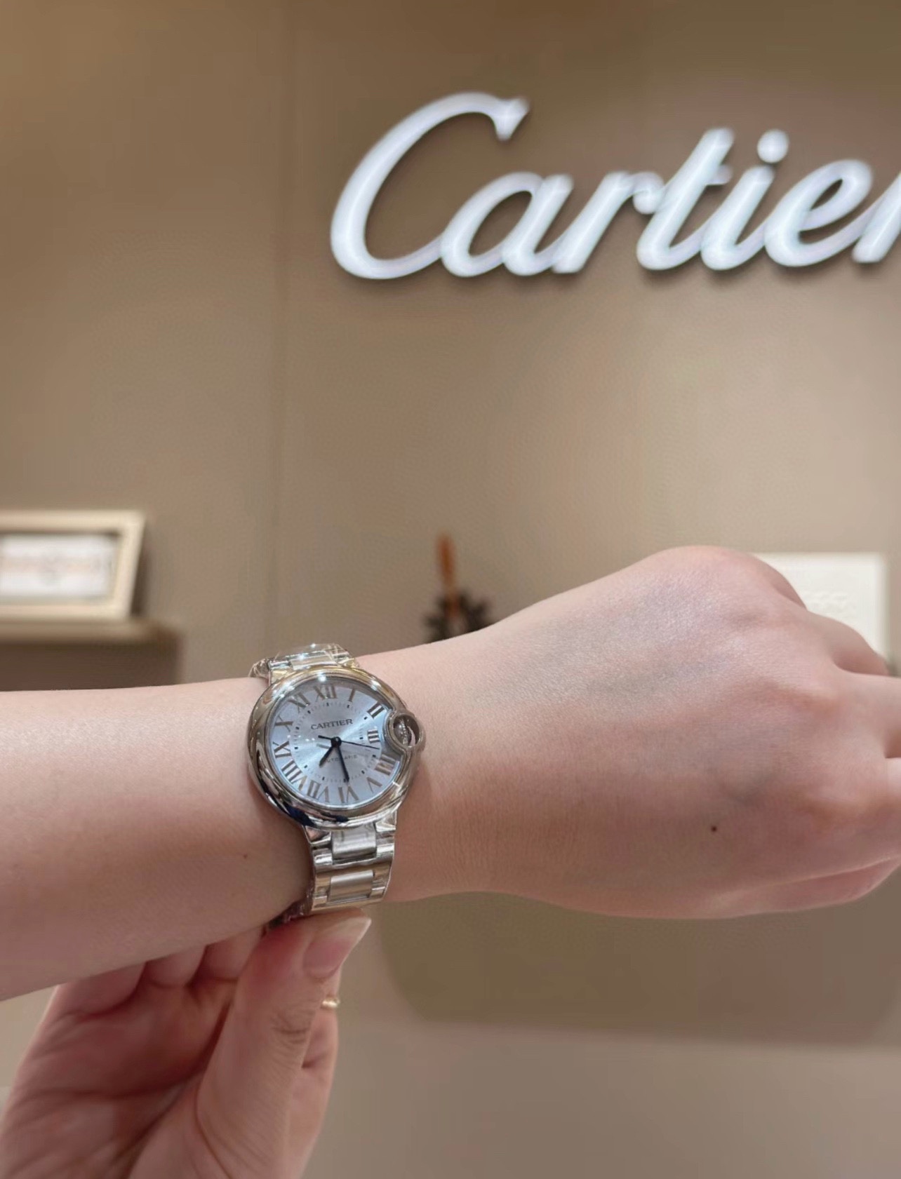 CARTIER Женские часы Ballon Bleu WSBB0062 33 мм CARTIER Женские часы Ballon Bleu WSBB0062 33 мм