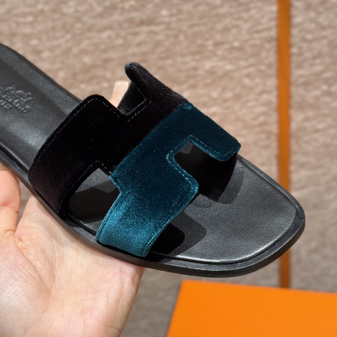 HERMES Женские сандалии Oran из замши