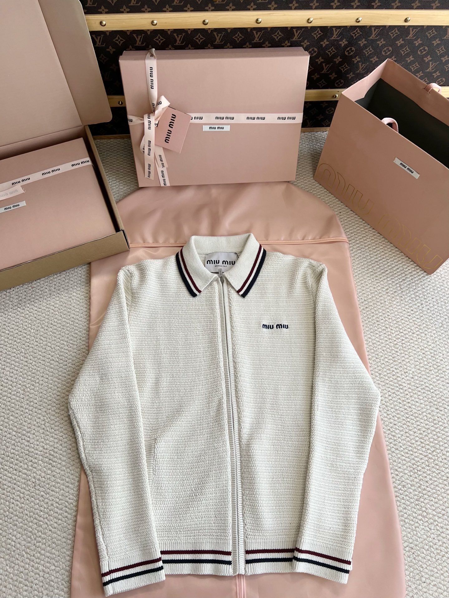 MIU MIU Женский кардиган MIU MIU Женский кардиган