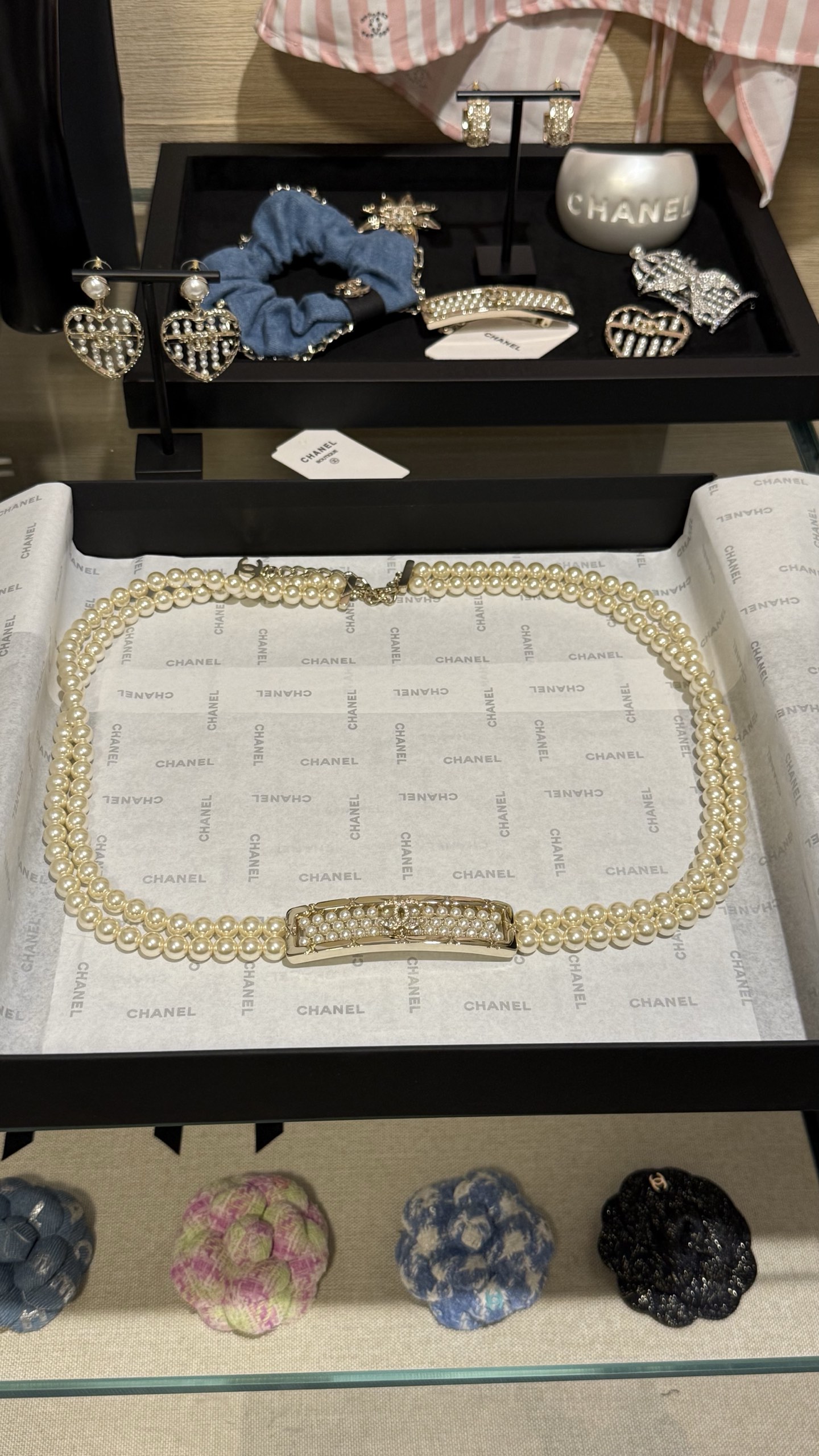 CHANEL Женский цепочка-ремень 25A с жемчугом CHANEL Женский цепочка-ремень 25A с жемчугом