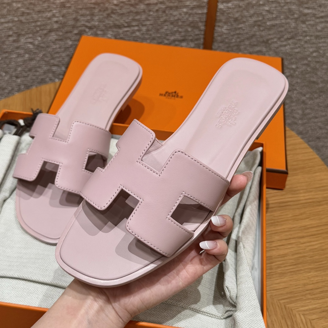 HERMES Женские сандалии Oran из кожи ягнёнка HERMES Женские сандалии Oran из кожи ягнёнка