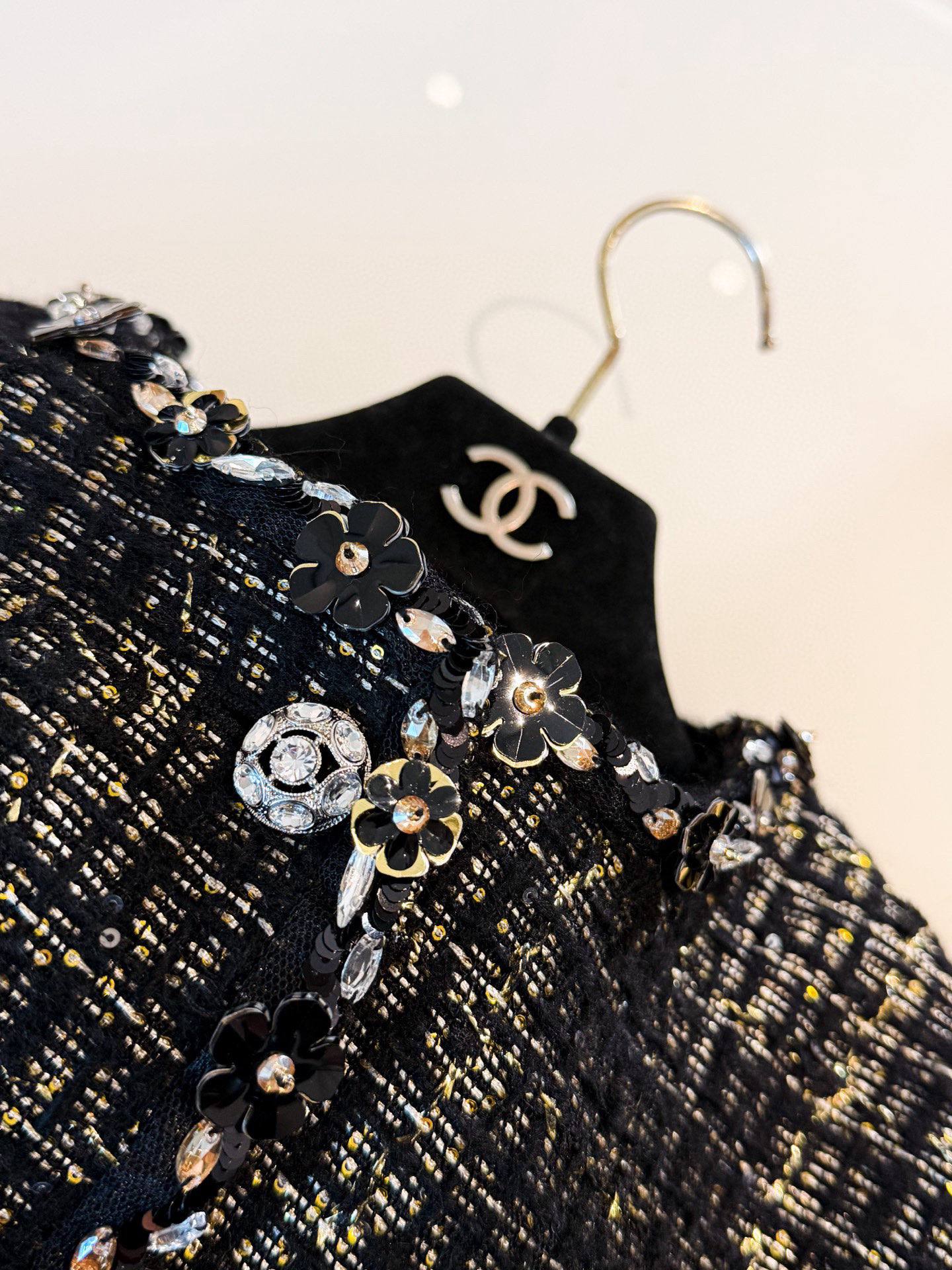 CHANEL Женский пиджак из твида CHANEL Женский пиджак из твида