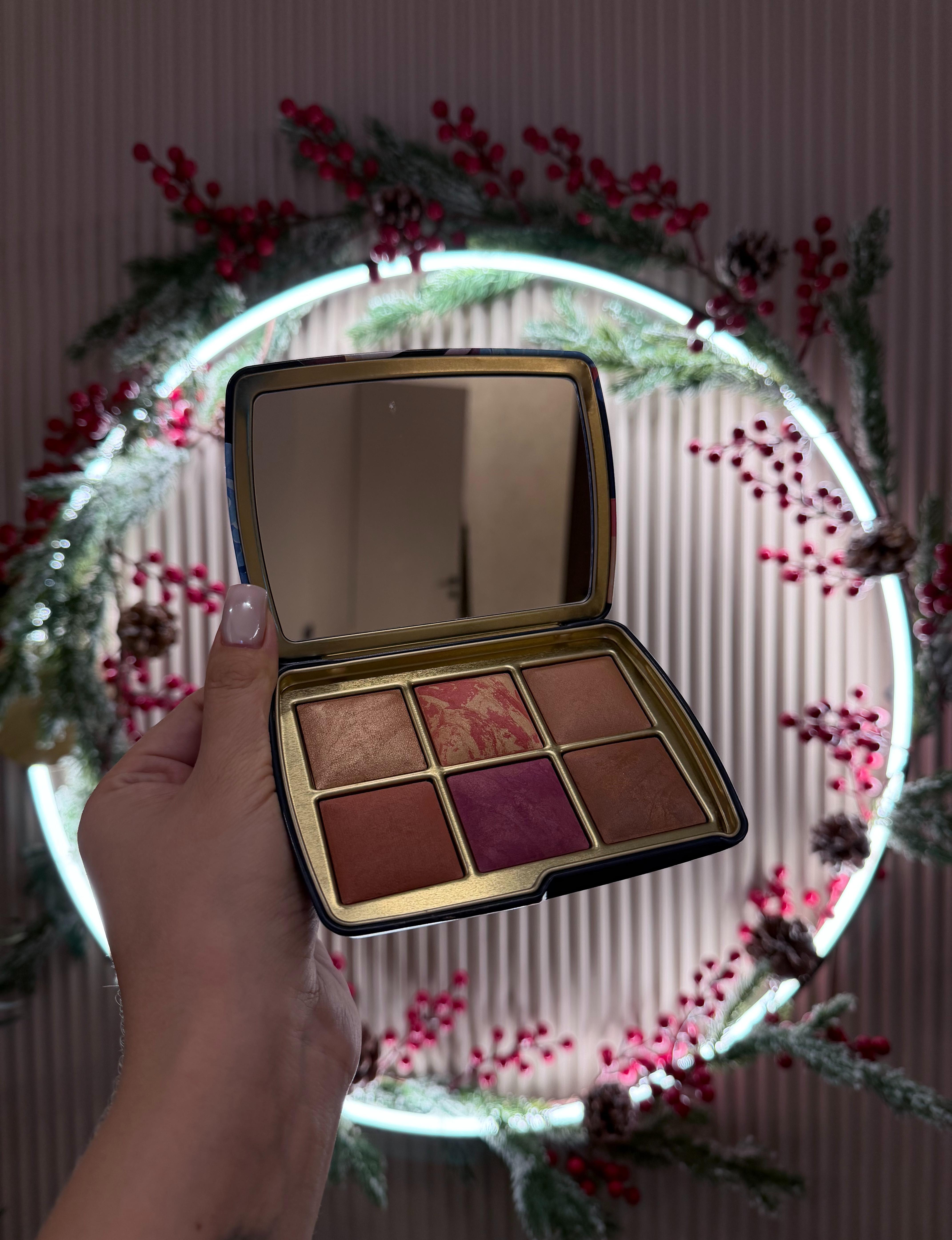 HOURGLASS Палетка для лица в наполнении FOX HOURGLASS Палетка для лица в наполнении FOX