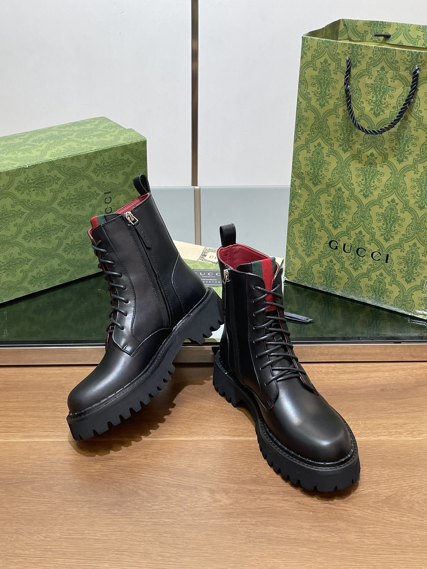 GUCCI Женские ботинки GG GUCCI Женские ботинки GG