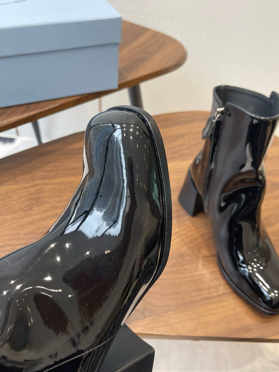 PRADA Женские ботильоны из коровьей кожи  PRADA Женские ботильоны из коровьей кожи