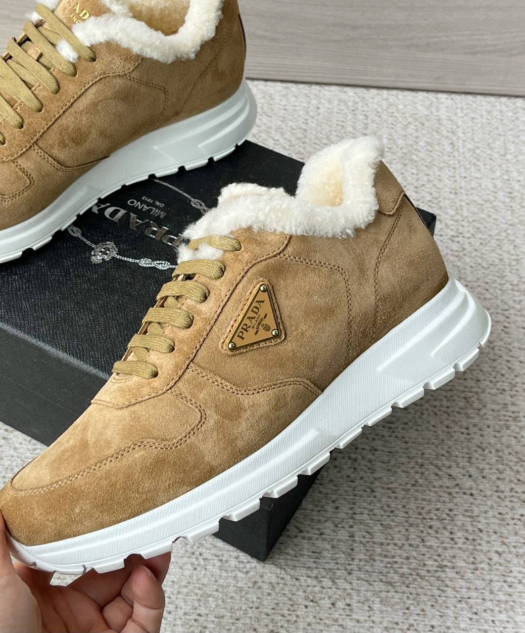 PRADA Мужские кроссовки из коровьей кожи PRADA Мужские кроссовки из коровьей кожи