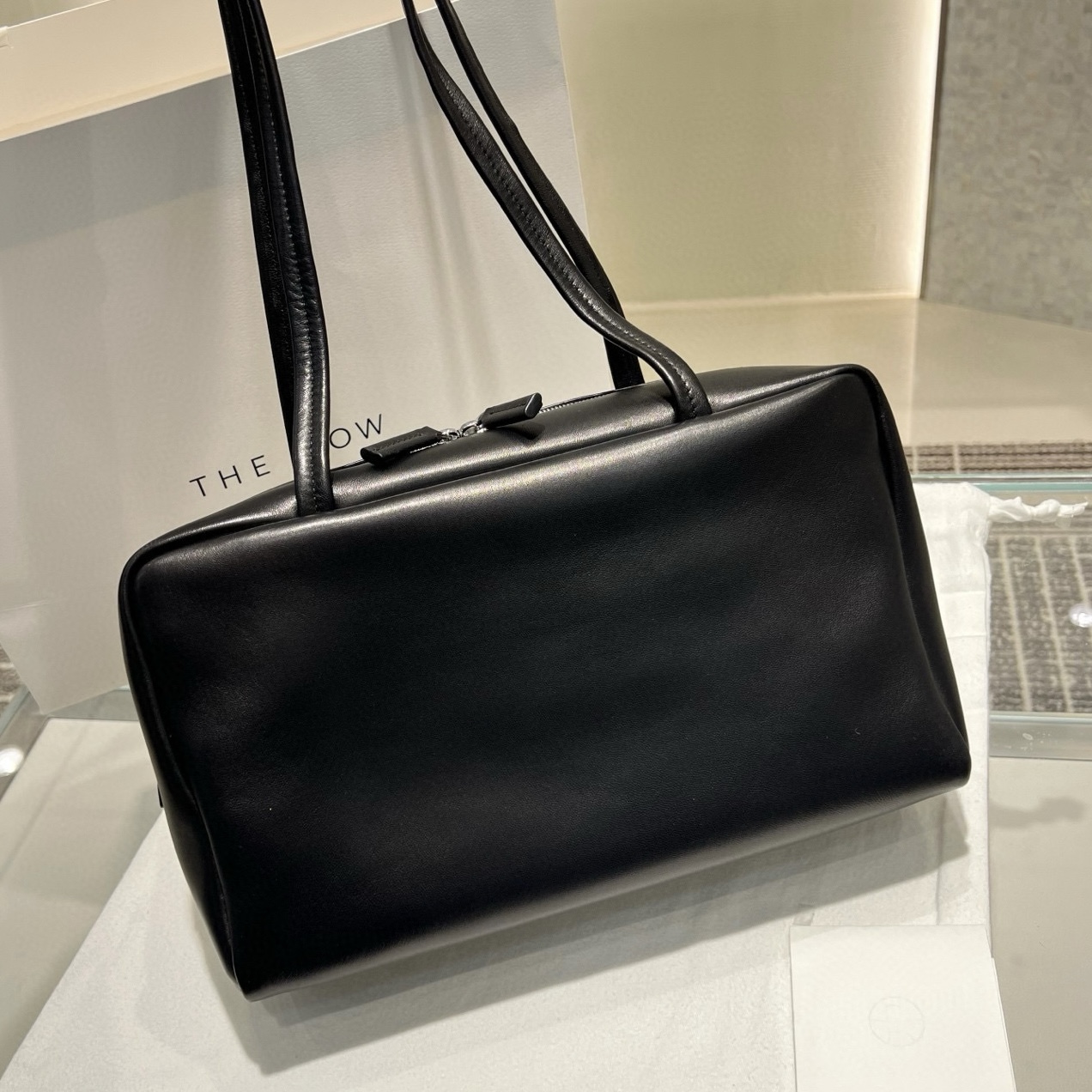 THE ROW Женская сумка Astra из черной кожи