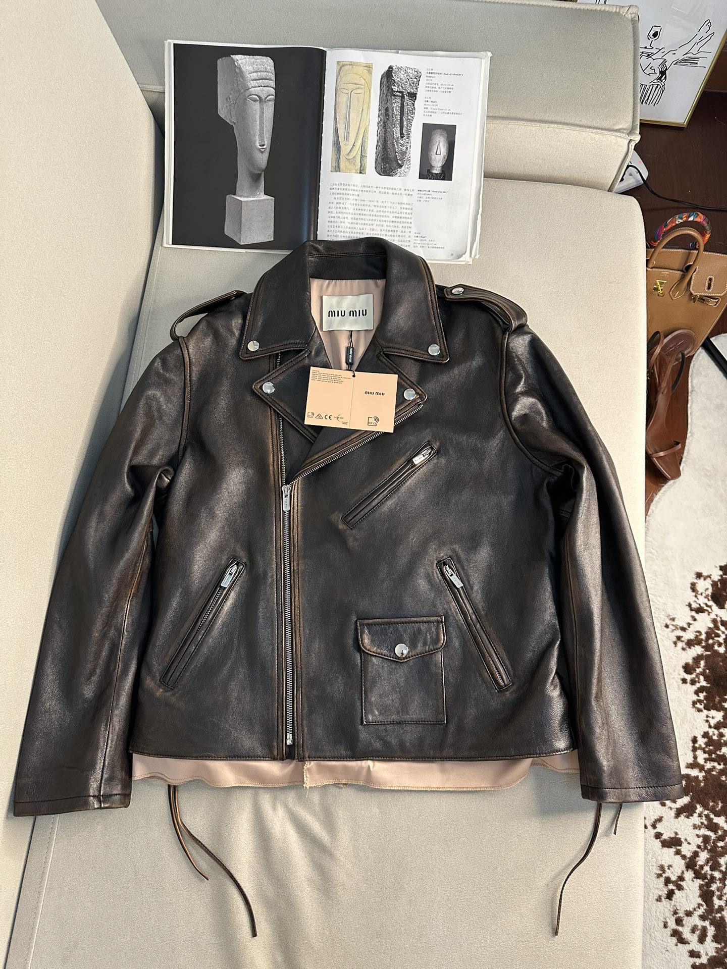 MIU MIU Женская кожаная куртка MIU MIU Женская кожаная куртка