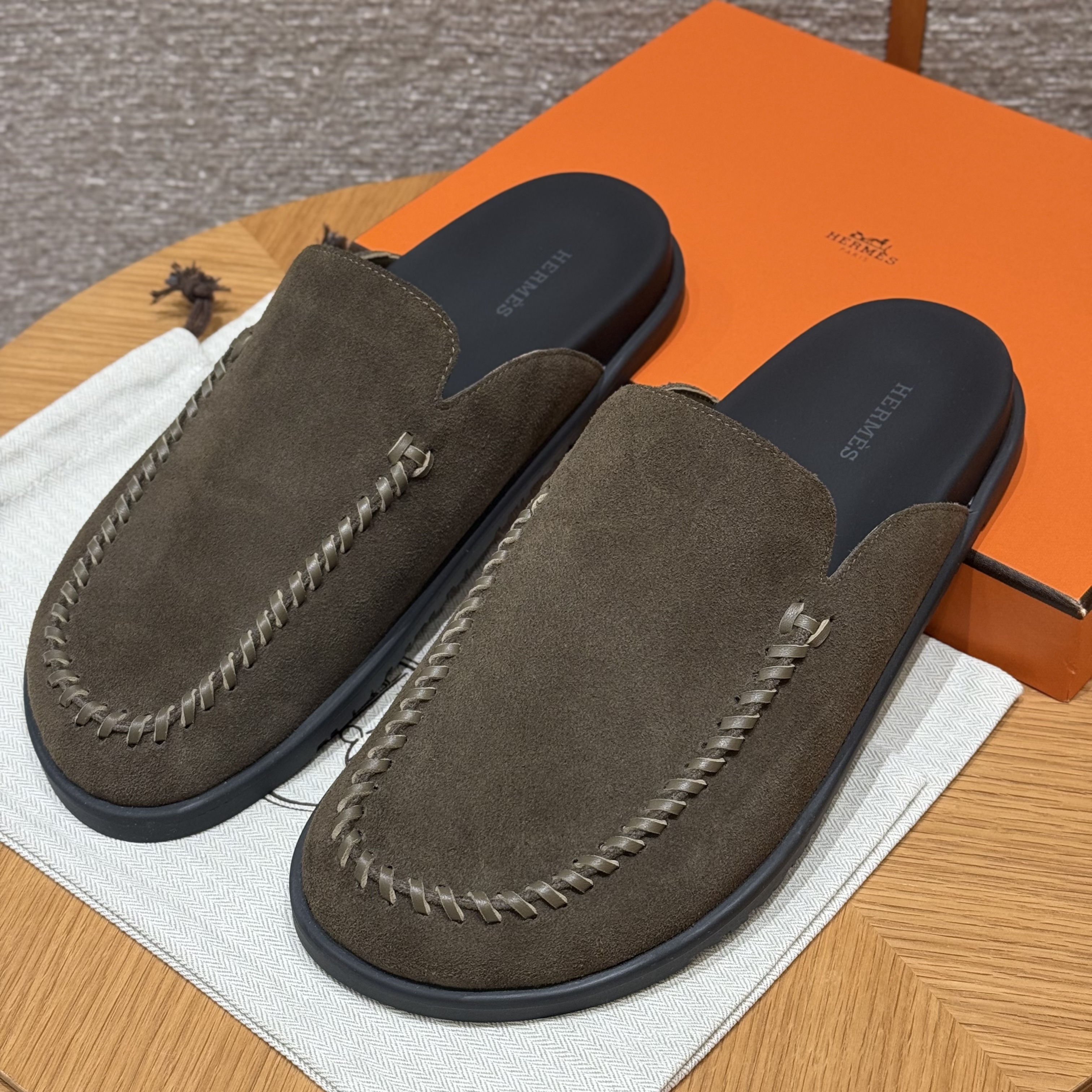 HERMES Мужские мюли Johan 