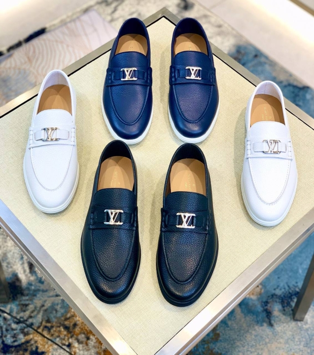 LOUIS VUITTON Мужские кожаные мокасины