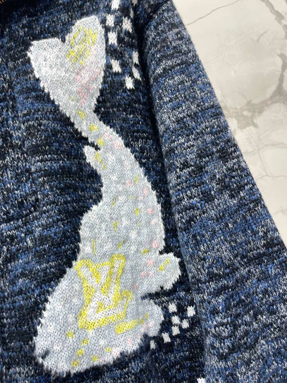 LOUIS VUITTON Женский пуловер LOUIS VUITTON Женский пуловер