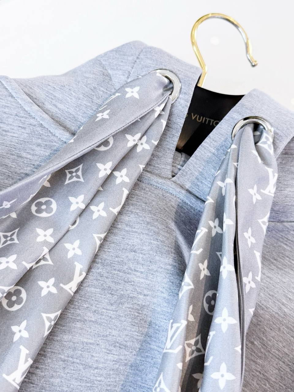 LOUIS VUITTON Женская толстовка LOUIS VUITTON Женская толстовка