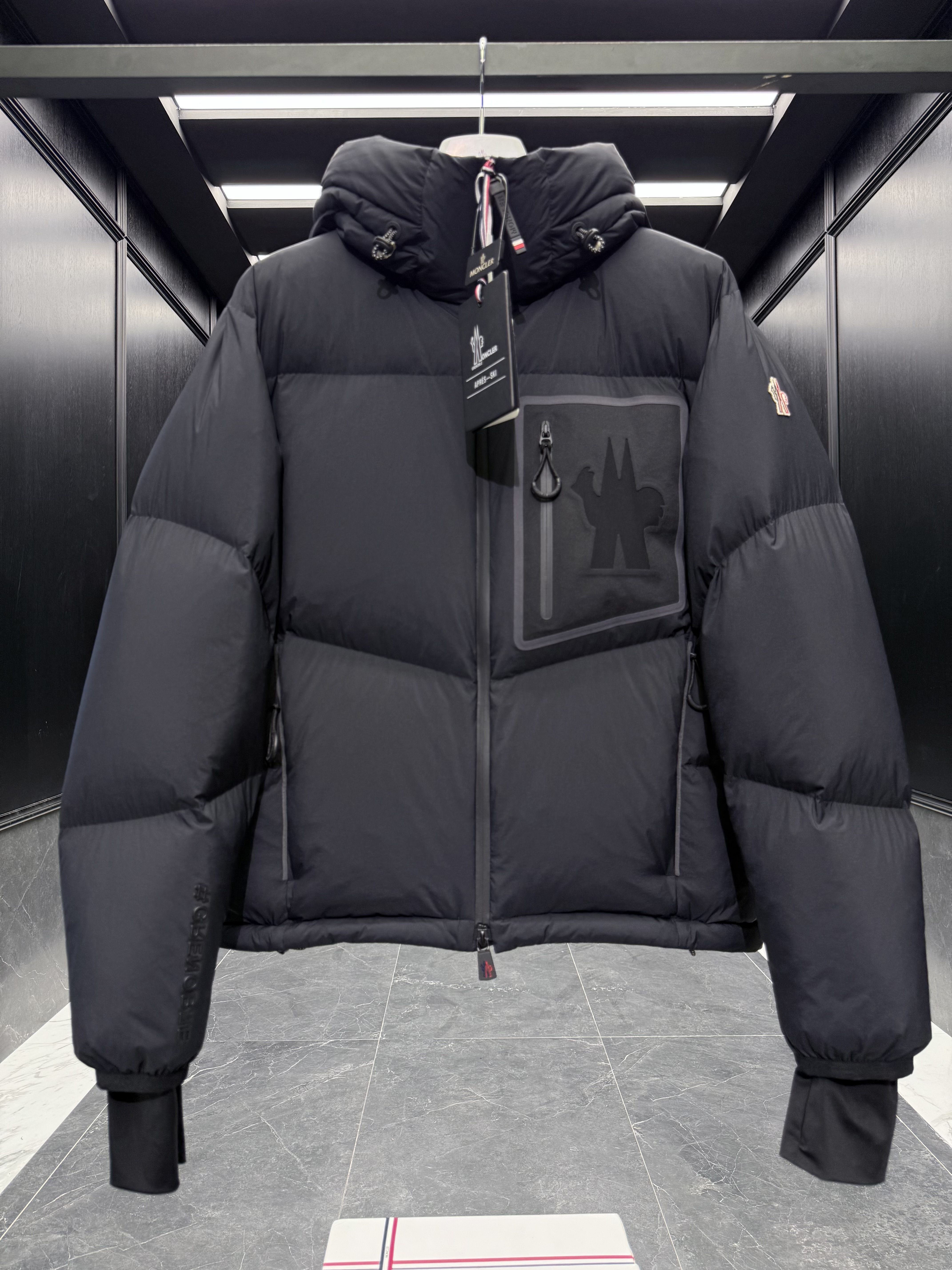 MONCLER Мужской пуховик Grenoble Mandres MONCLER Мужской пуховик Grenoble Mandres