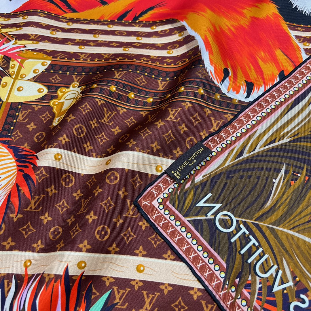 LOUIS VUITTON Женский платок из шёлка Precious Tiger LOUIS VUITTON Женский платок из шёлка Precious Tiger