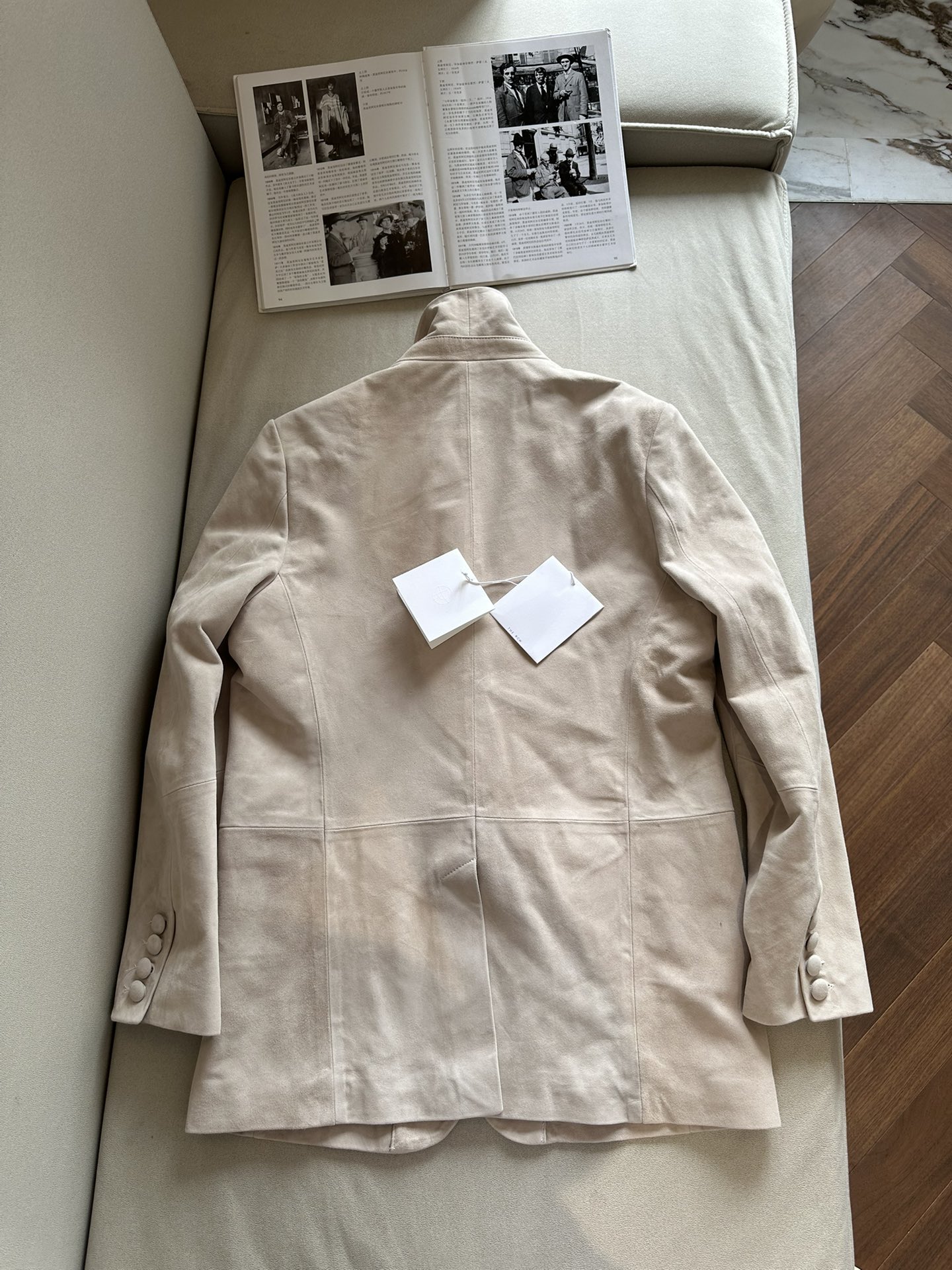 THE ROW Женский жакет из замши THE ROW Женский жакет из замши