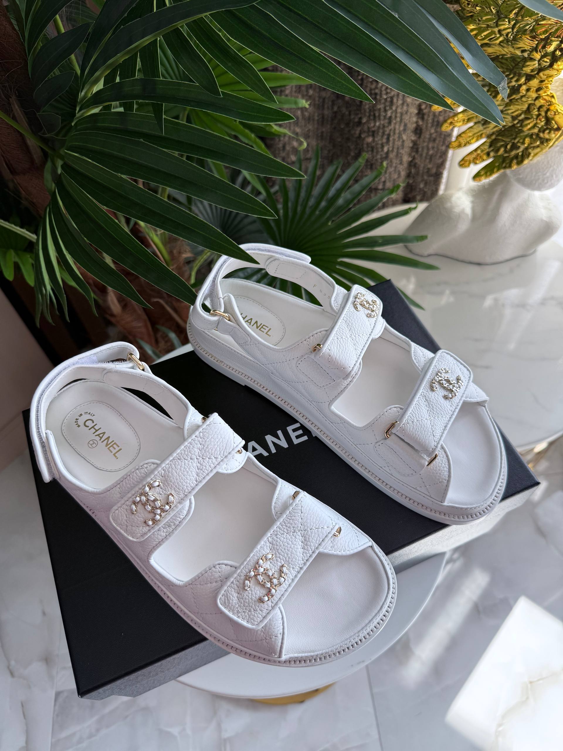 CHANEL Женские сандалии CHANEL Женские сандалии