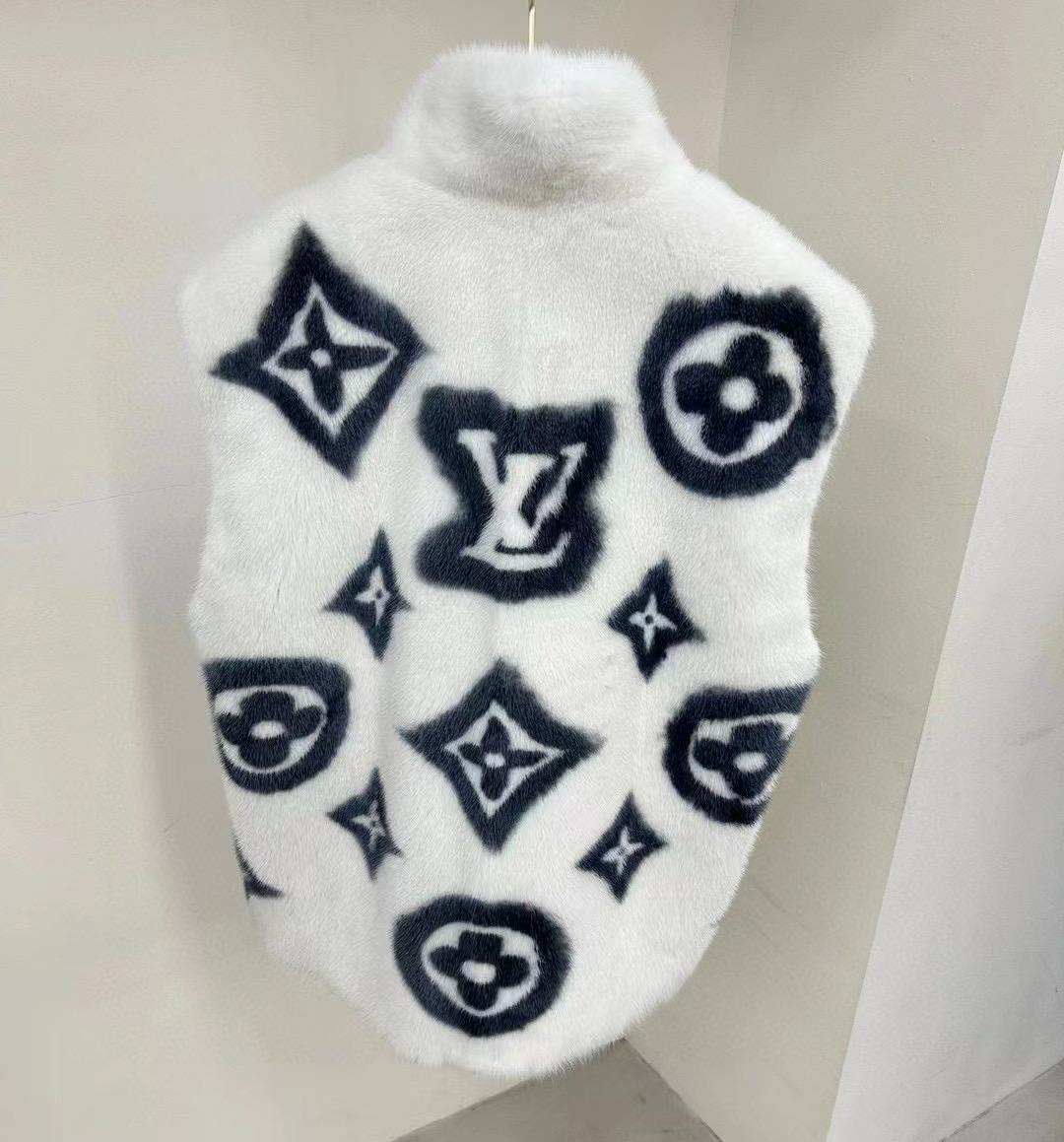 LOUIS VUITTON Мужской жилет из меха норки LOUIS VUITTON Мужской жилет из меха норки