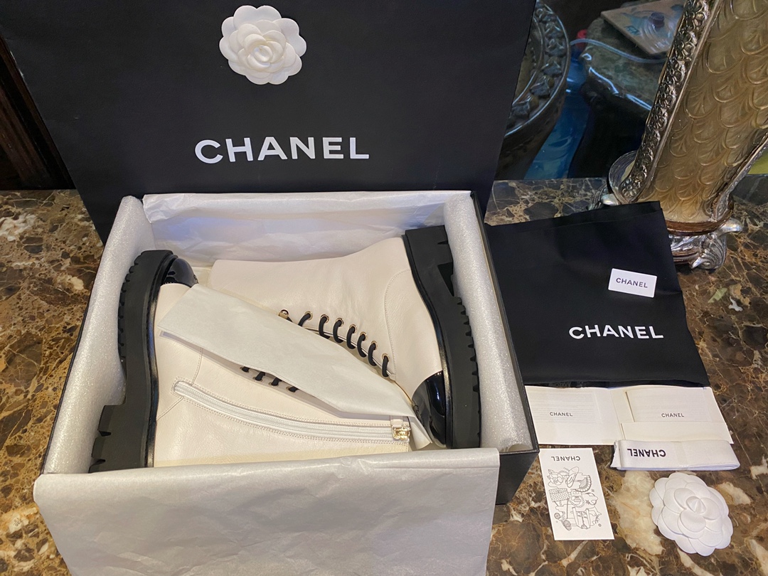 CHANEL Женские ботинки на шнуровке 23b CHANEL Женские ботинки на шнуровке 23b