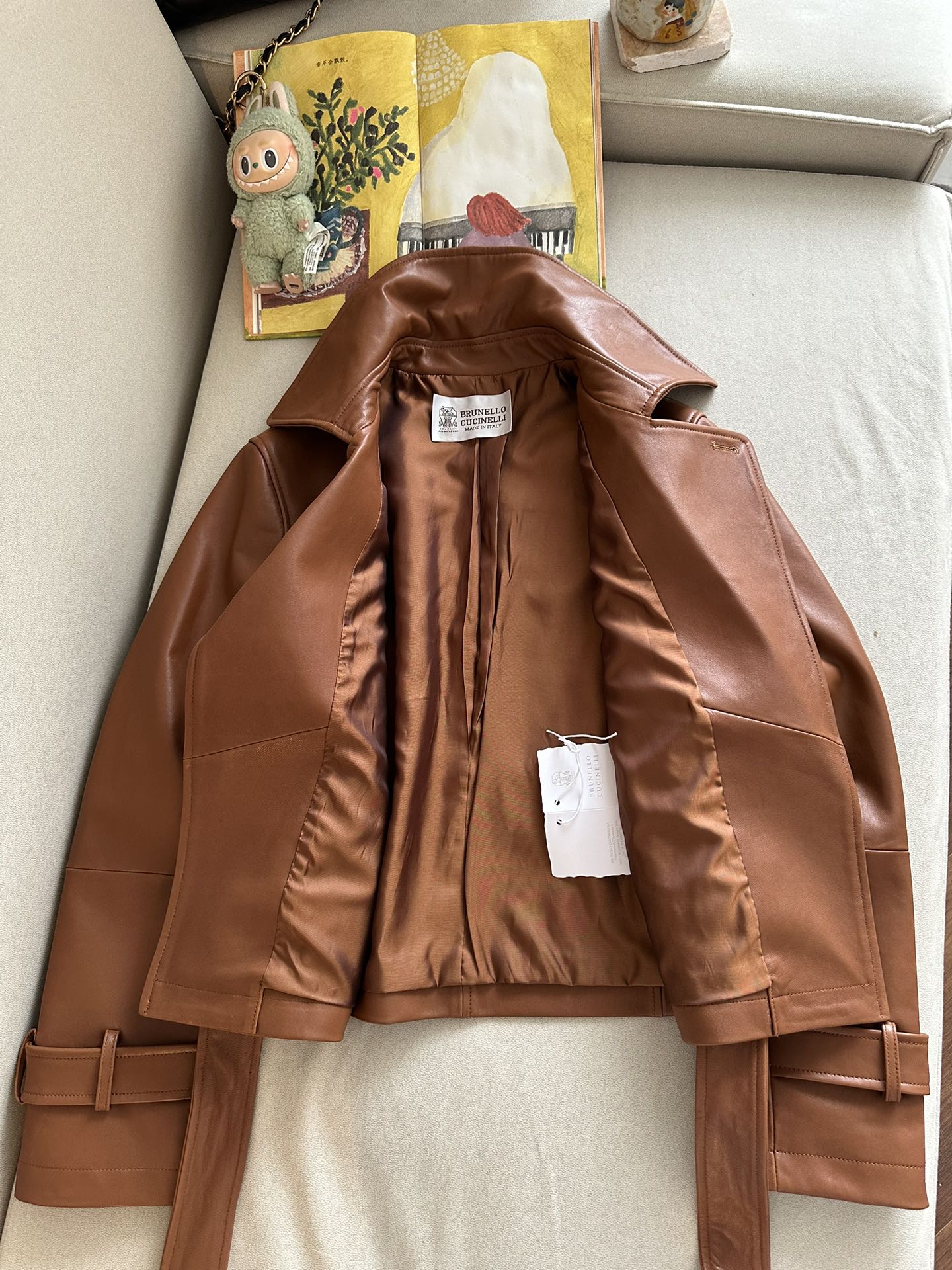 BRUNELLO CUCINELLI Женская куртка из кожи с поясом BRUNELLO CUCINELLI Женская куртка из кожи с поясом