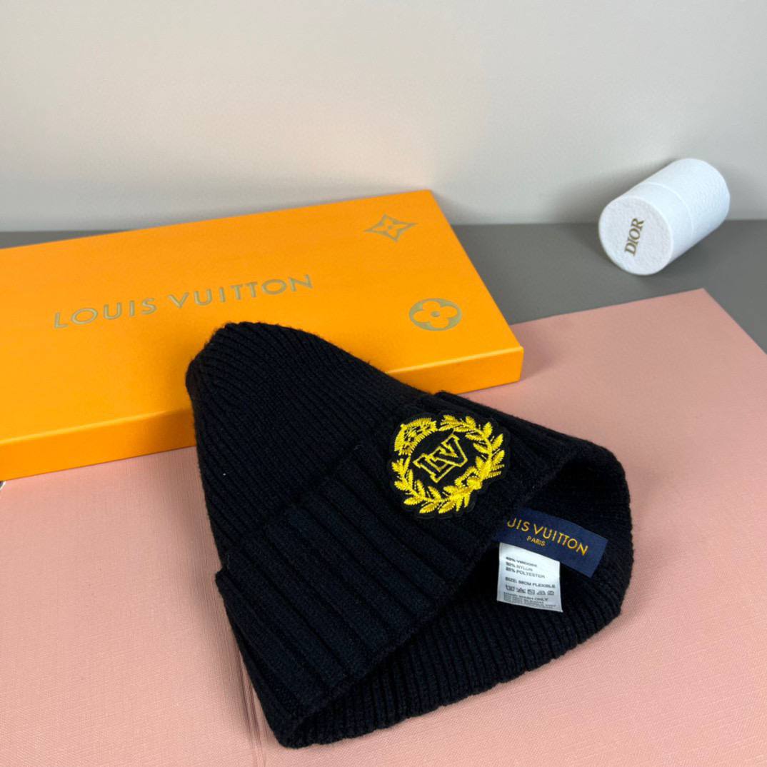 LOUIS VUITTON Мужская шапка с нашивкой LOUIS VUITTON Мужская шапка с нашивкой