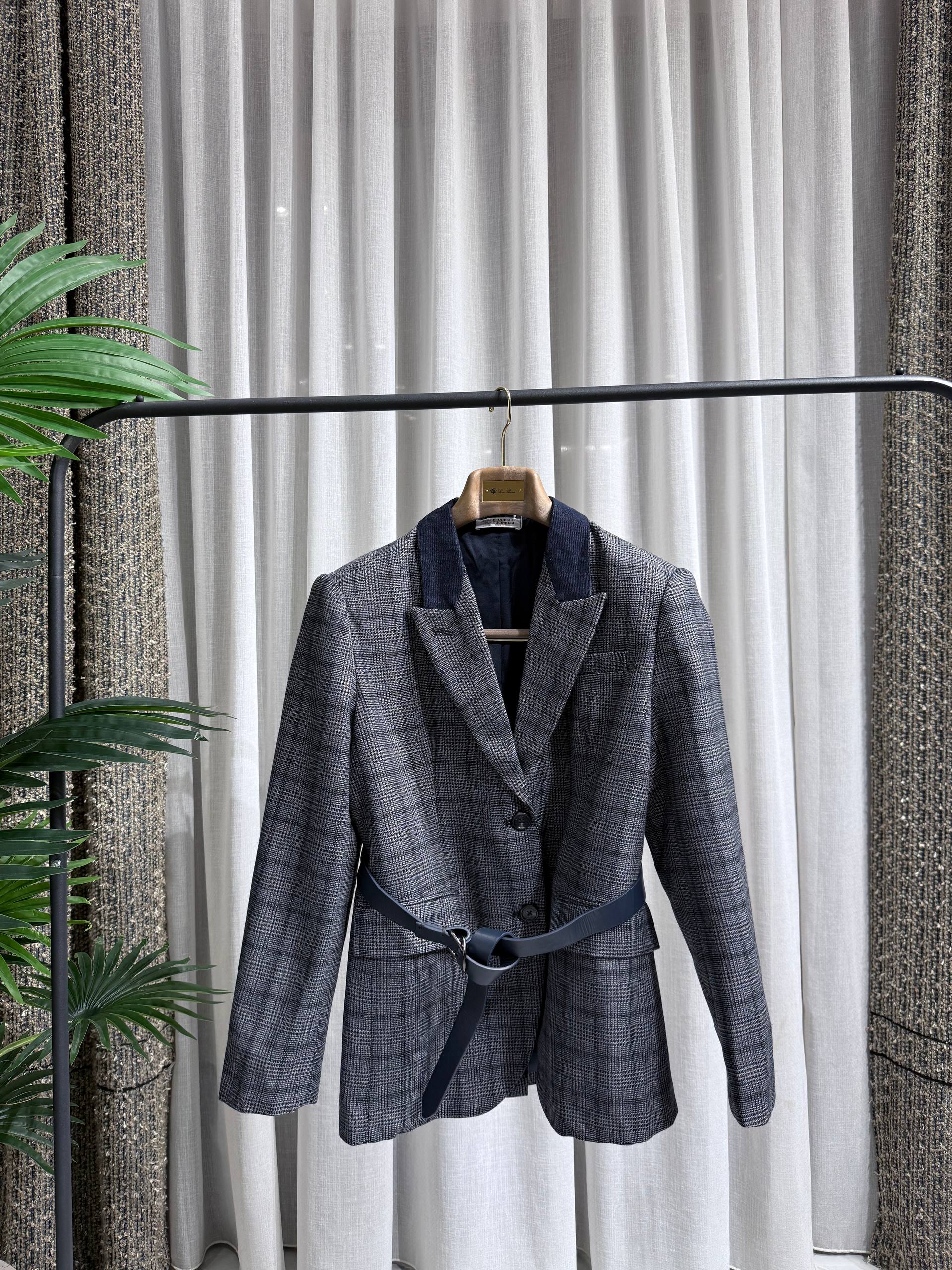 BRUNELLO CUCINELLI Женский классический костюм двойка BRUNELLO CUCINELLI Женский классический костюм двойка