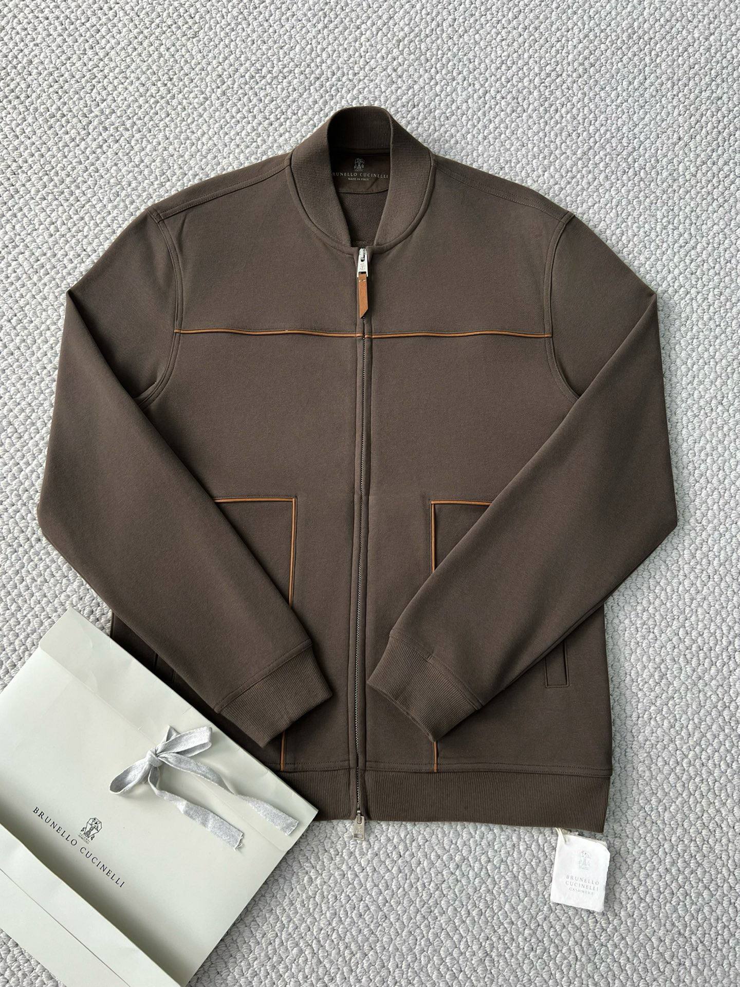 BRUNELLO CUCINELLI Мужской костюм