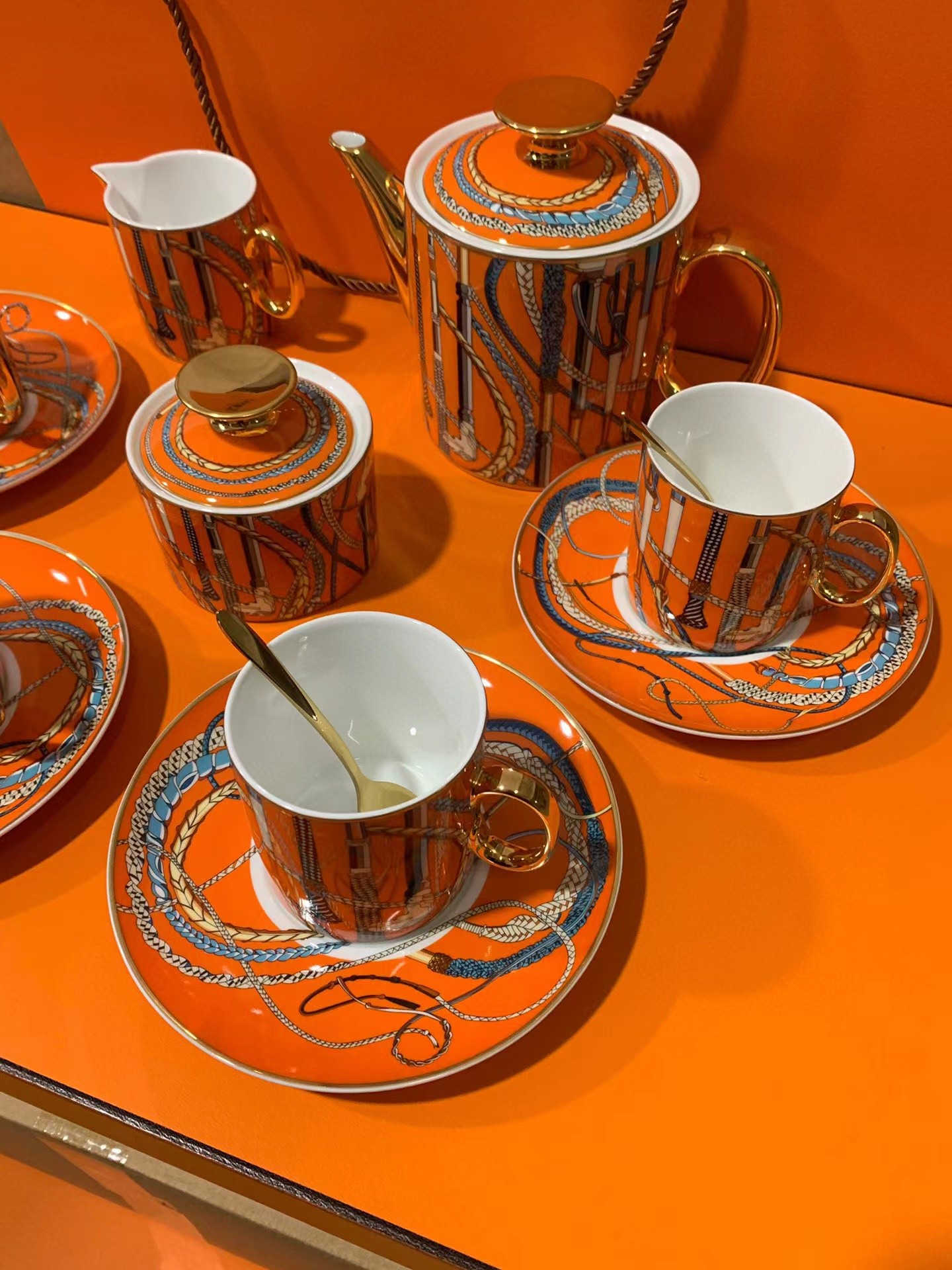 HERMES Чайный сервиз 15 предметов HERMES Чайный сервиз 15 предметов