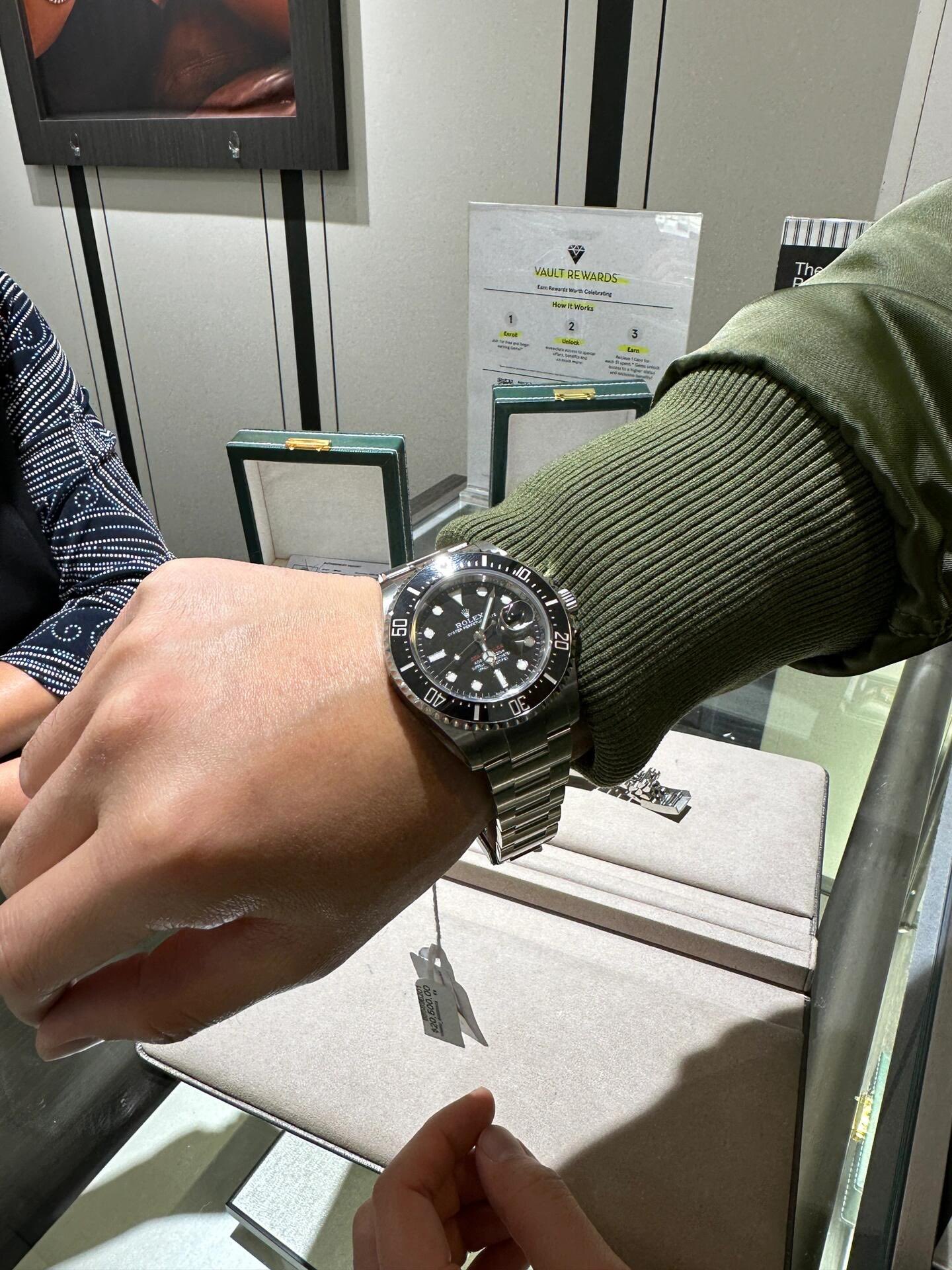 ROLEX Мужские часы Sea-Dweller 126600 43 мм ROLEX Мужские часы Sea-Dweller 126600 43 мм