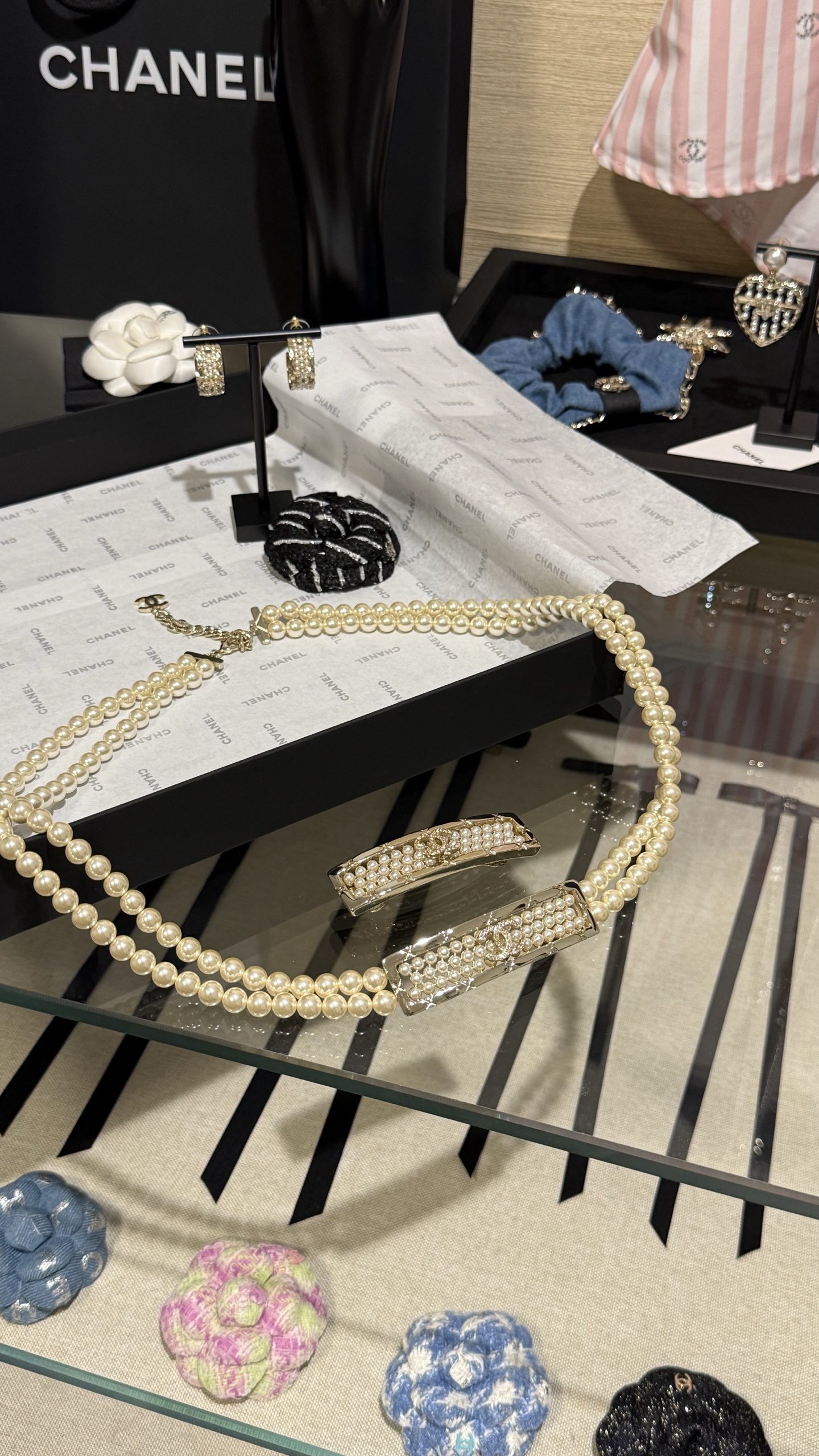 CHANEL Женский цепочка-ремень 25A с жемчугом CHANEL Женский цепочка-ремень 25A с жемчугом