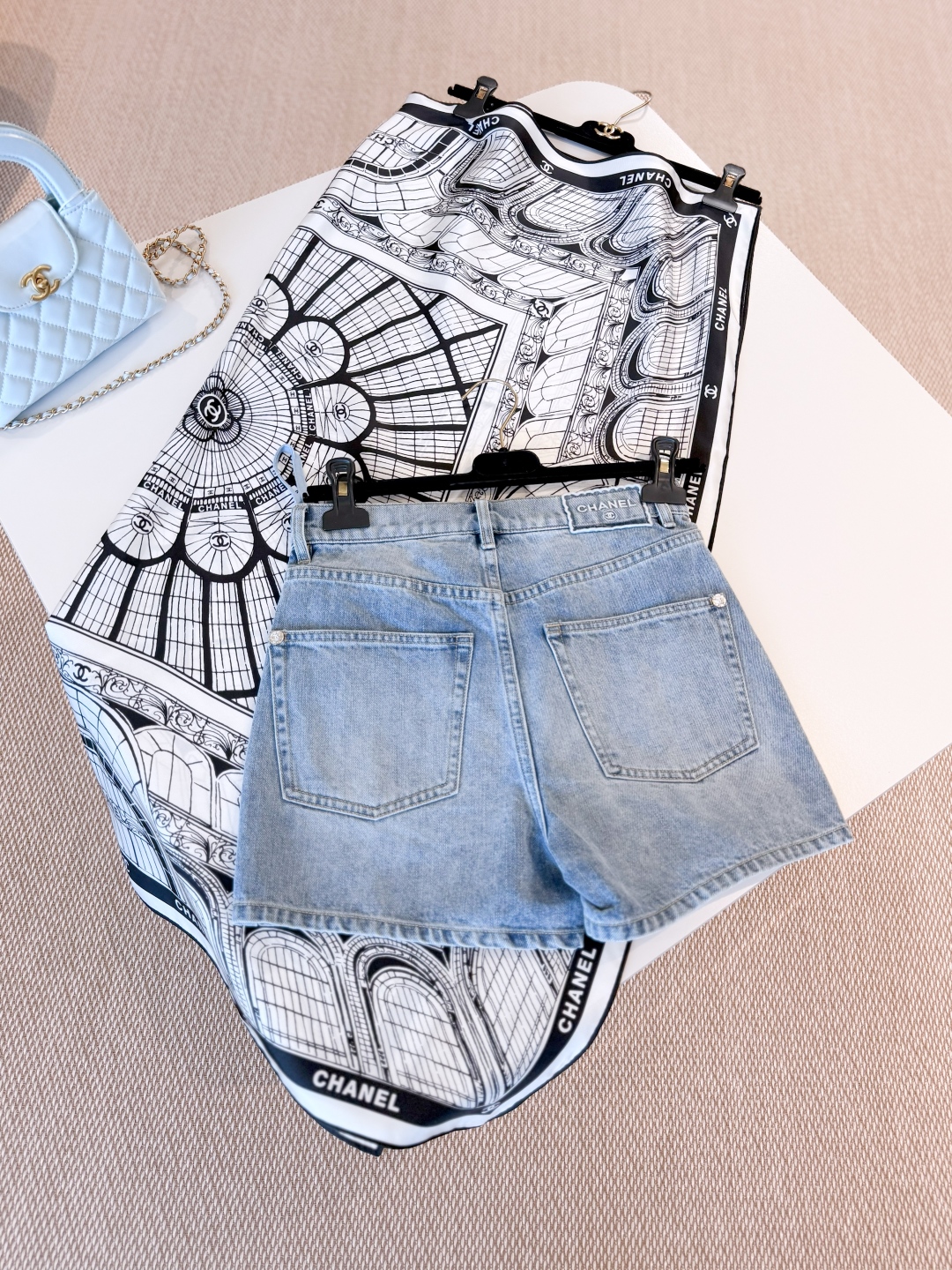 CHANEL Женские шорты CHANEL Женские шорты