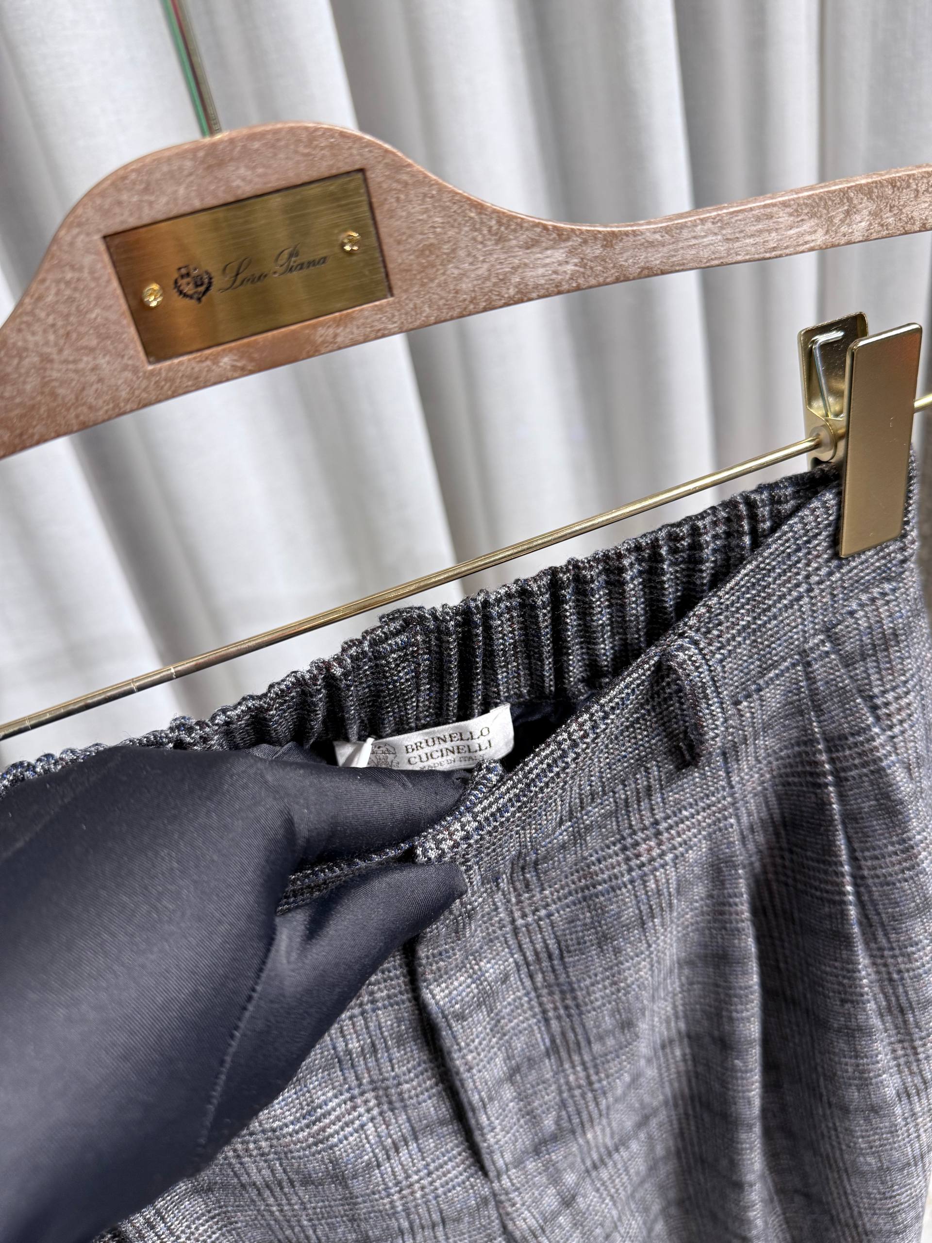 BRUNELLO CUCINELLI Женский классический костюм BRUNELLO CUCINELLI Женский классический костюм