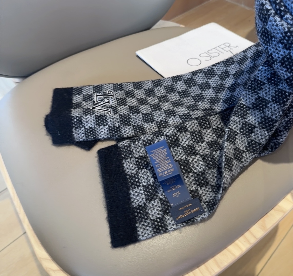 LOUIS VUITTON Мужской шарф из кашемира