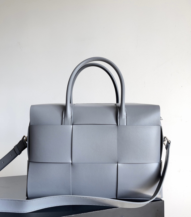 BOTTEGA VENETA Мужской Портфель