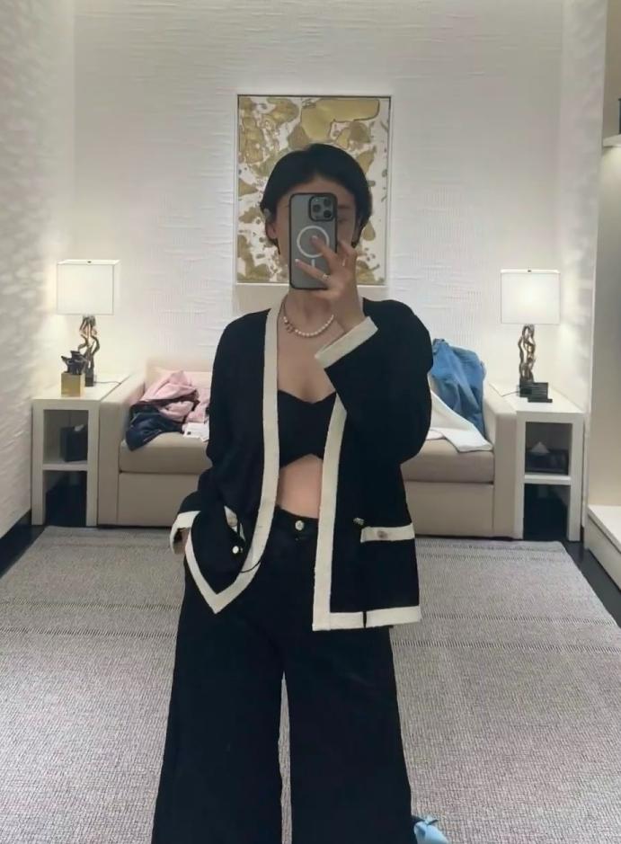 CHANEL Женский кардиган CHANEL Женский кардиган