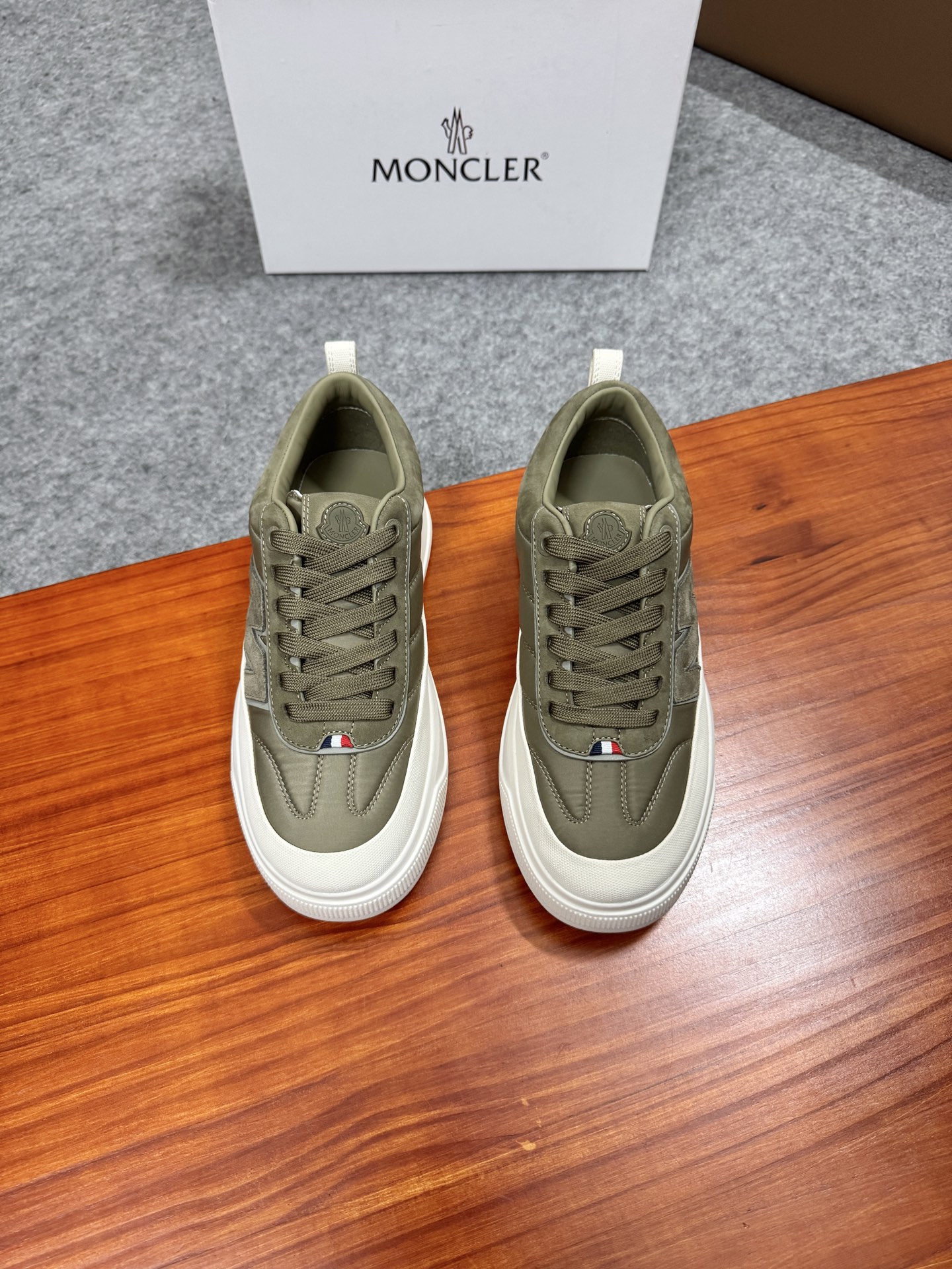 MONCLER Мужские кроссовки MONCLER Мужские кроссовки