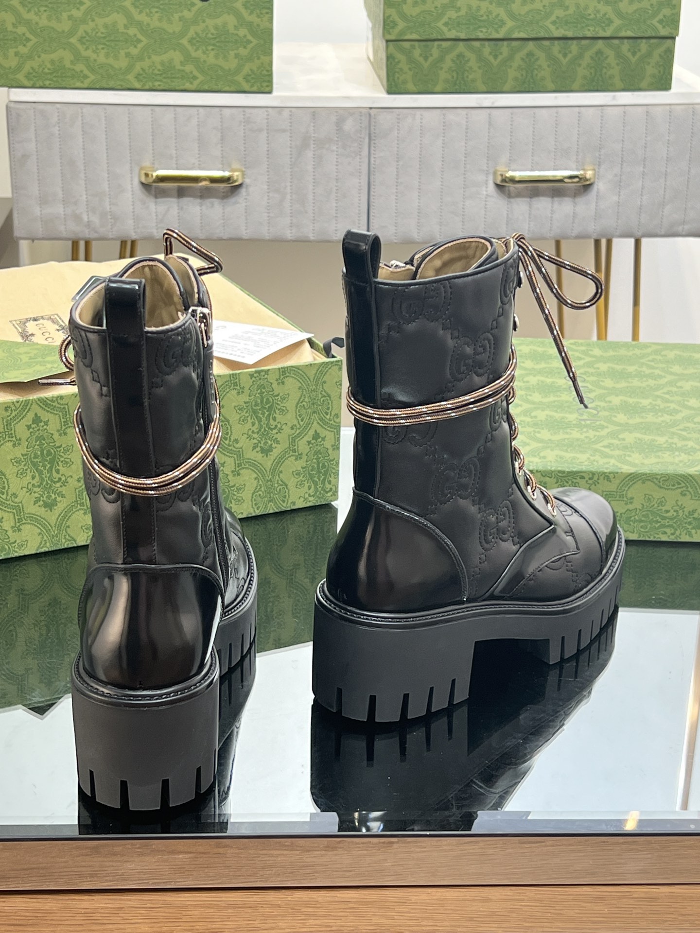 GUCCI Женские ботинки GG Matelass GUCCI Женские ботинки GG Matelass