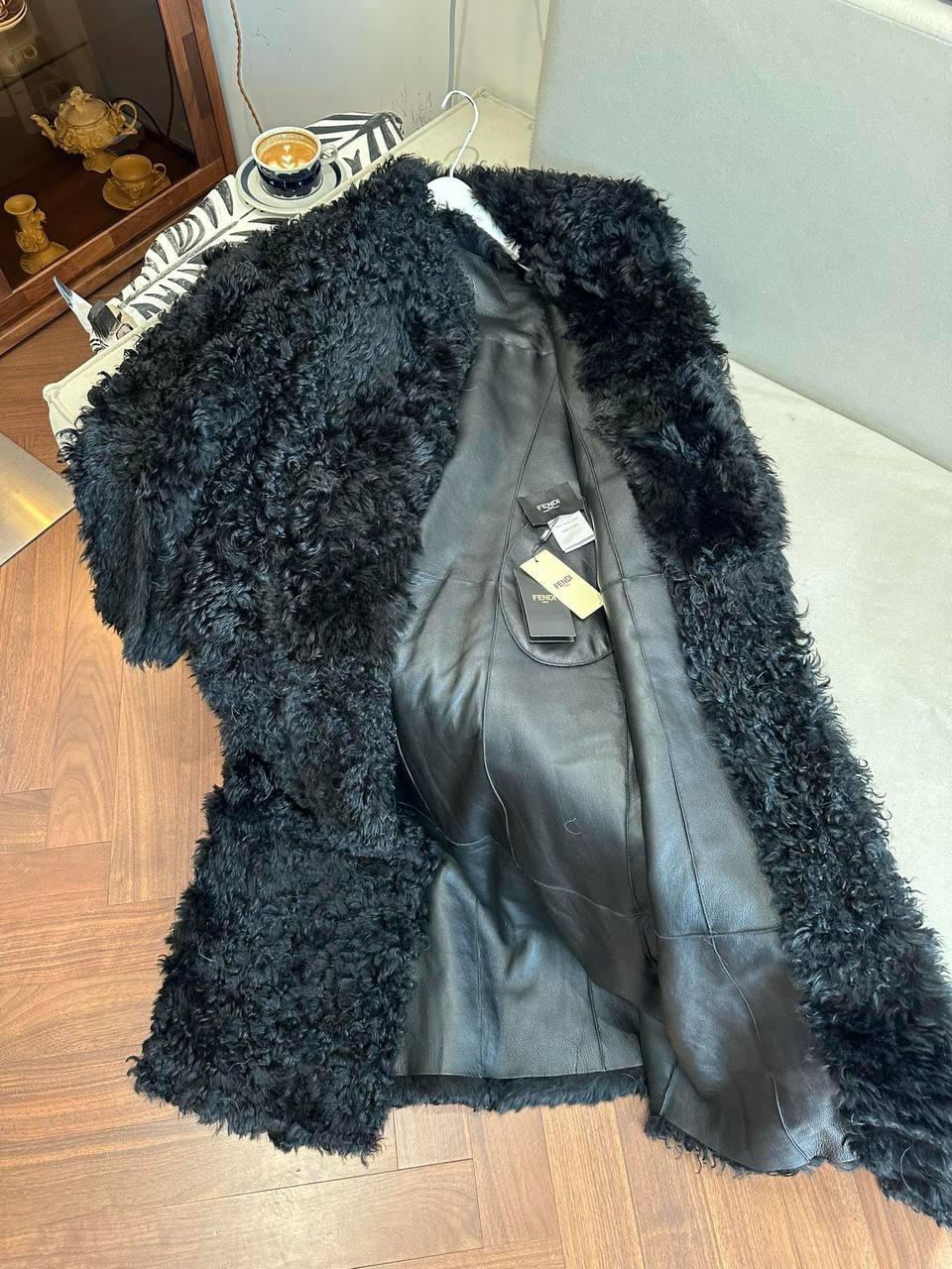 FENDI Женская шуба из овчины 