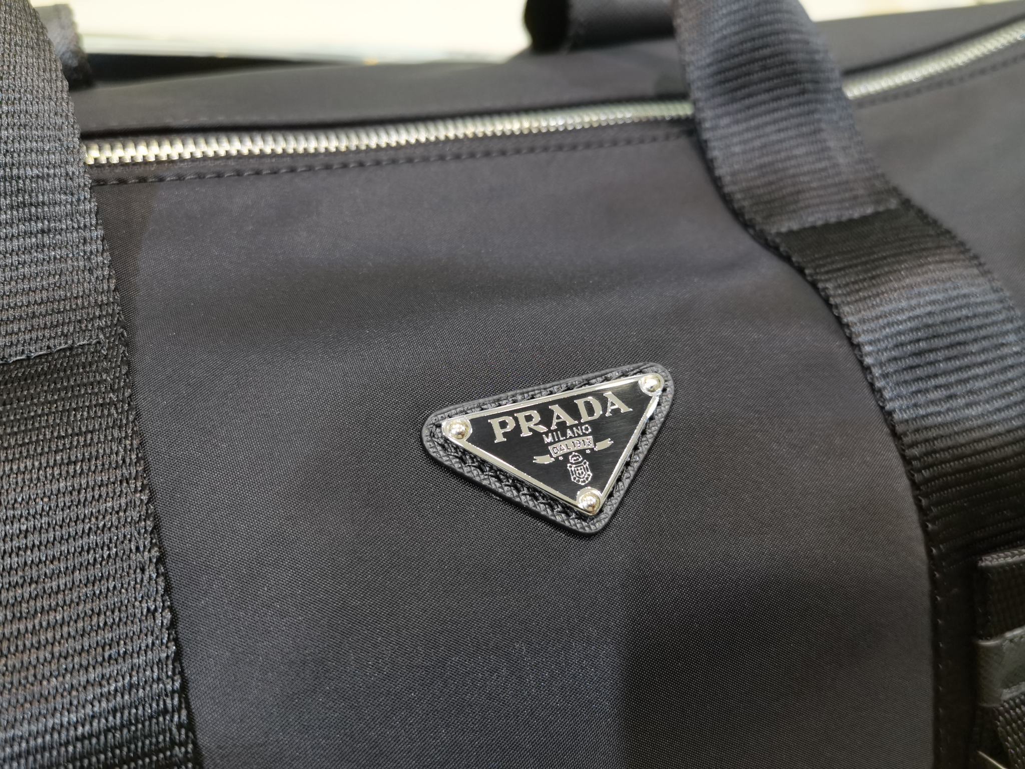 PRADA Мужская дорожная сумка 2VC015 PRADA Мужская дорожная сумка 2VC015