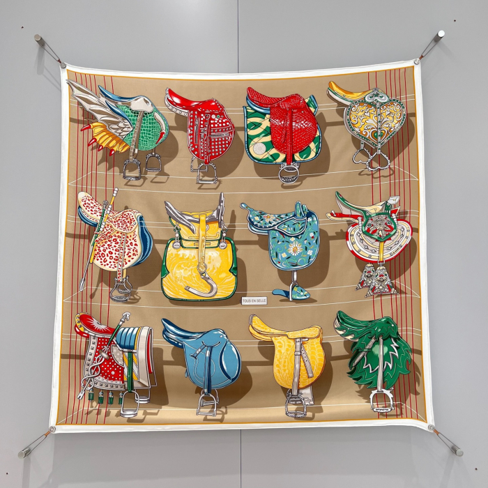 HERMES Женский платок из шелка