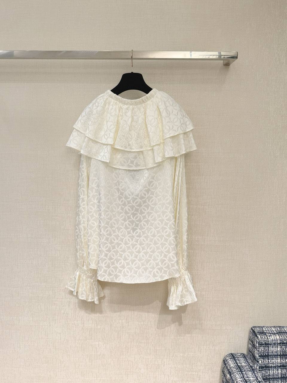 CHANEL Женская шёлковая блузка CHANEL Женская шёлковая блузка