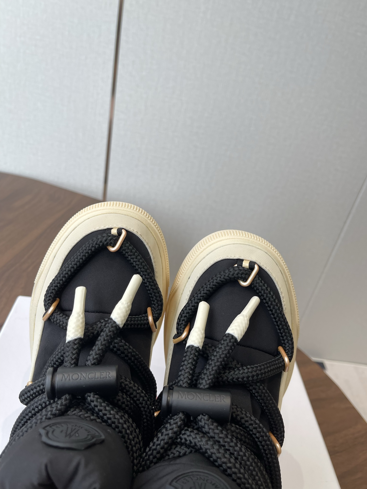 MONCLER Женские горнолыжные ботинки Altive Mid