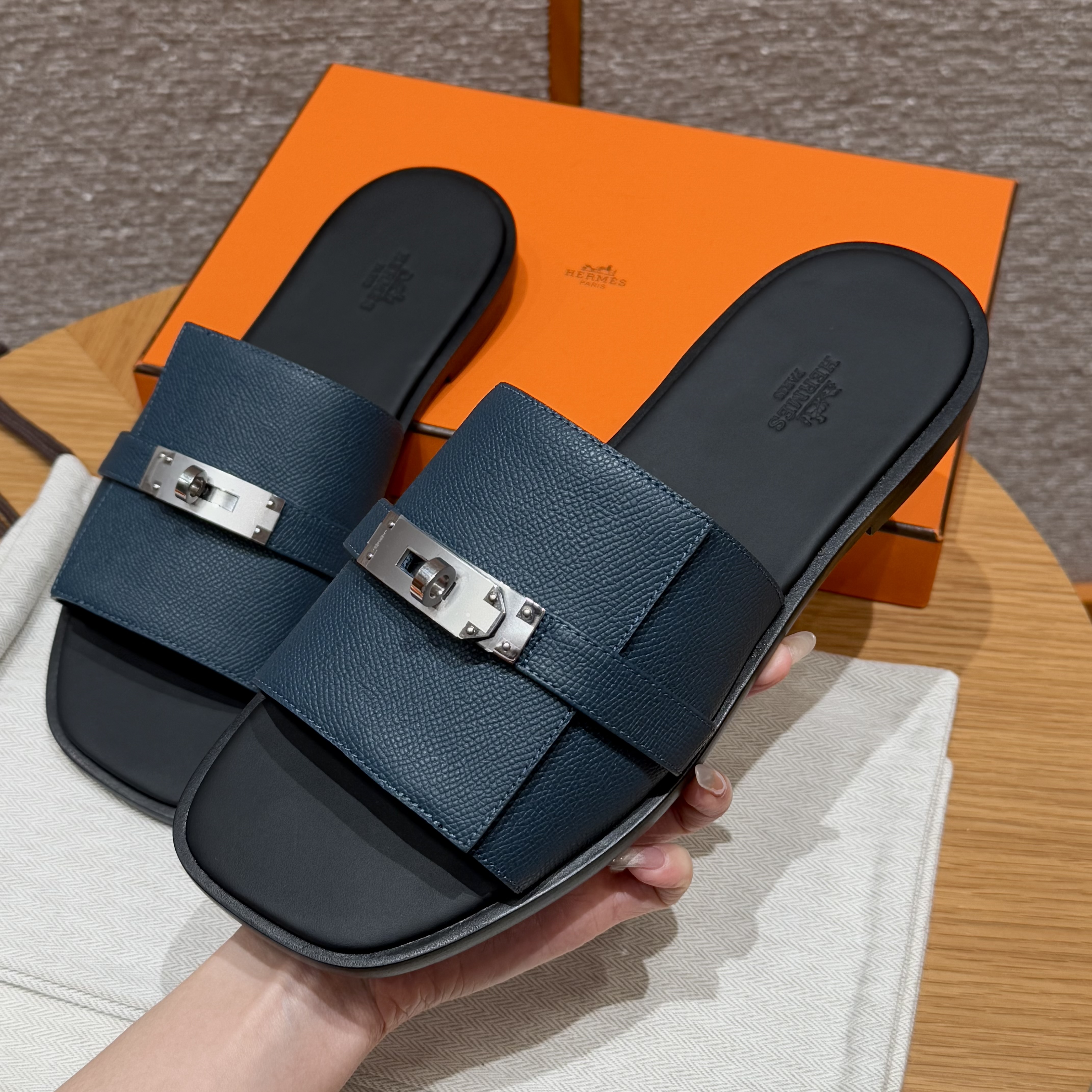 HERMES Мужские сандалии Gabriel