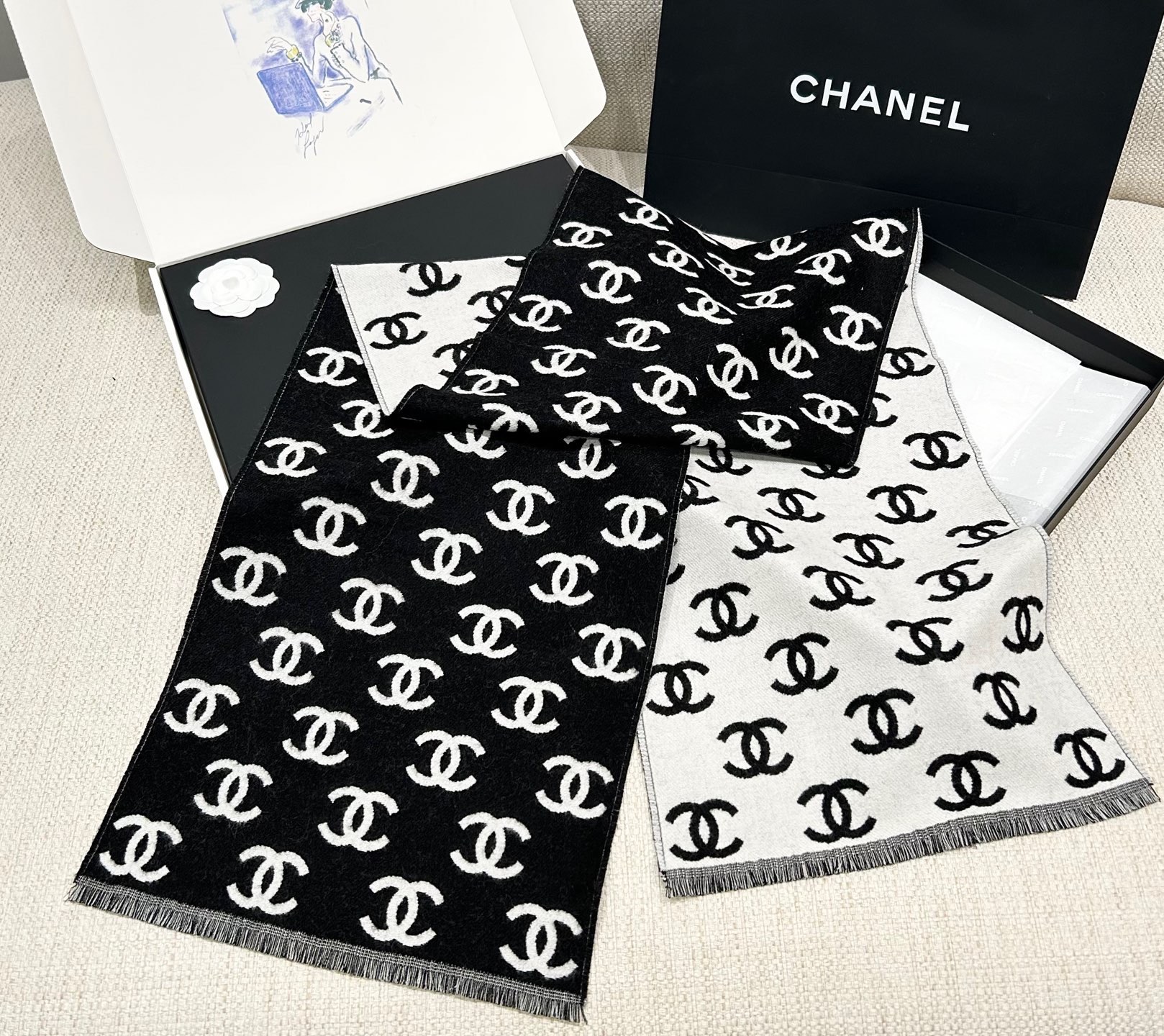 CHANEL Женский шарф CHANEL Женский шарф