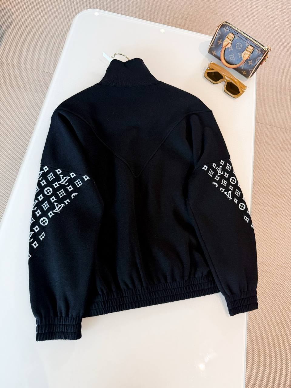 LOUIS VUITTON Женская толстовка LOUIS VUITTON Женская толстовка