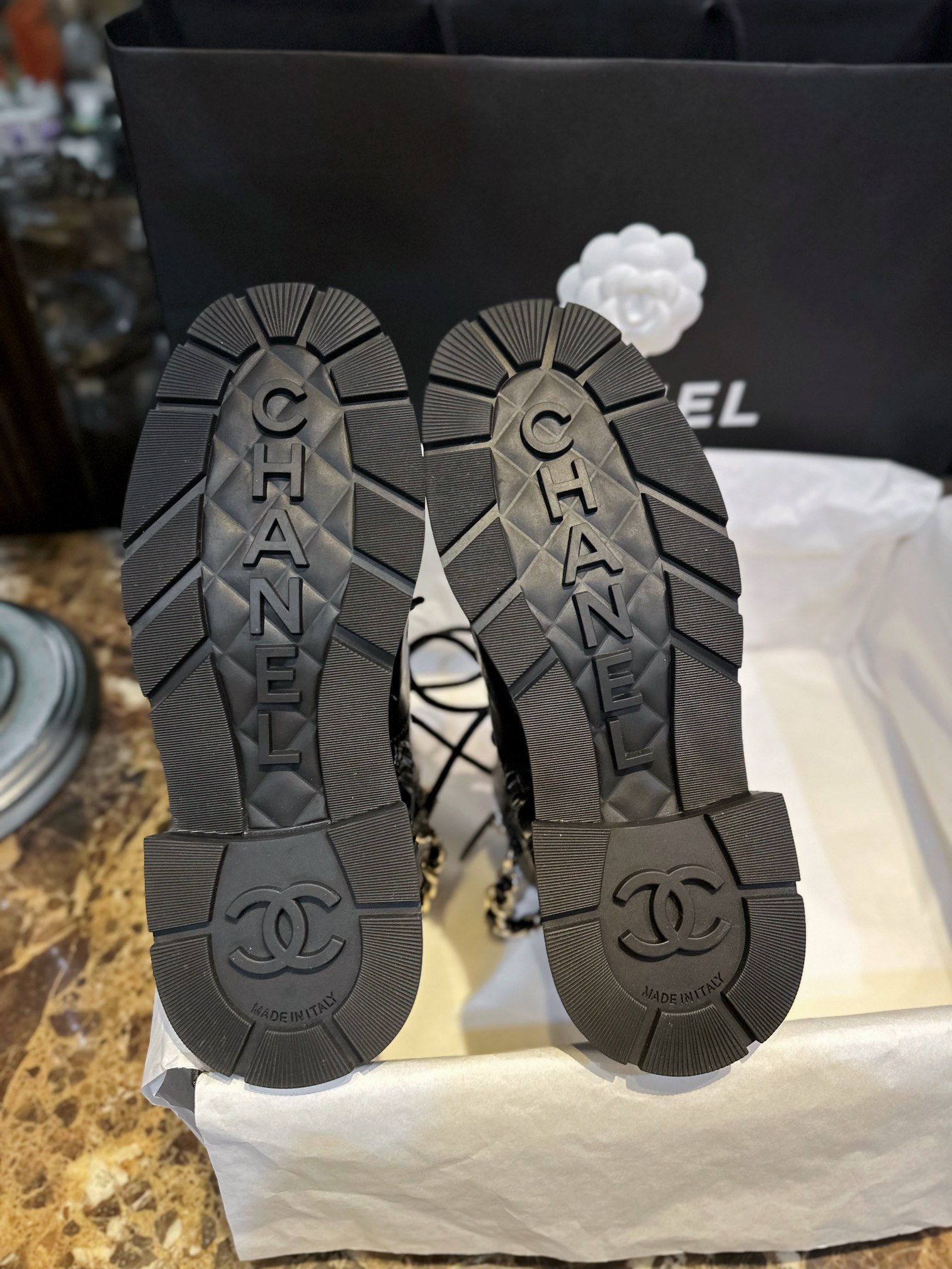 CHANEL Женские лакированные ботинки CHANEL Женские лакированные ботинки