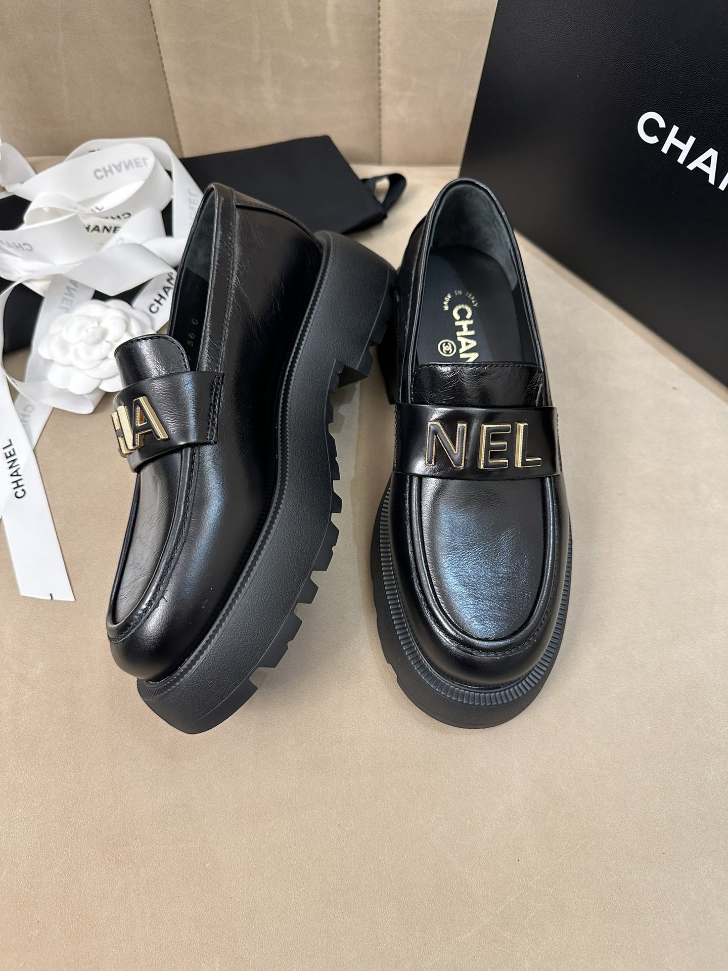 CHANEL Женские лоферы на платформе CHANEL Женские лоферы на платформе