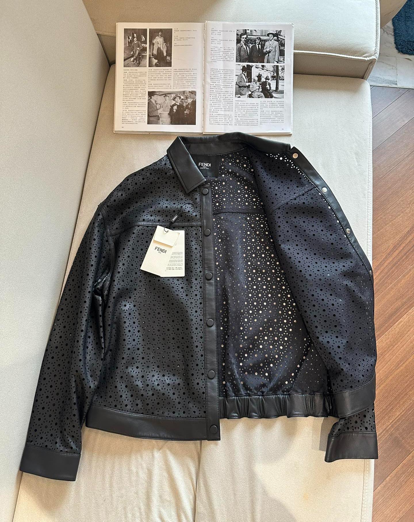 FENDI Женская кожаная куртка