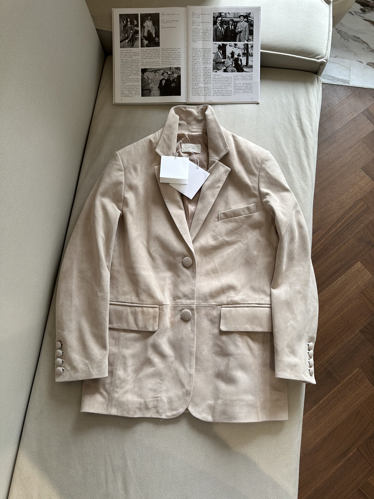 THE ROW Женский жакет из замши THE ROW Женский жакет из замши