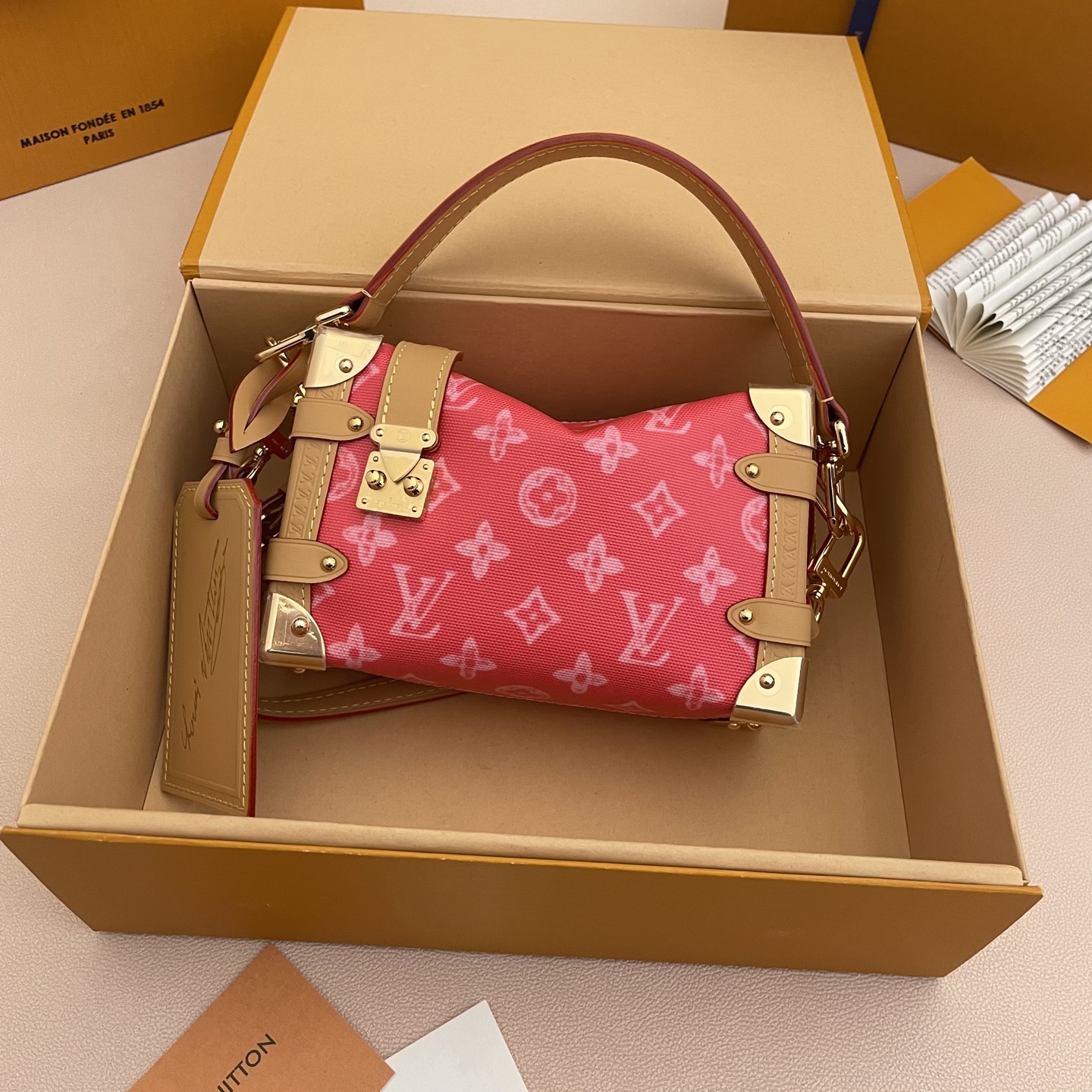 LOUIS VUITTON Женская Сумка Side Trunk PM M27784 LOUIS VUITTON Женская Сумка Side Trunk PM M27784