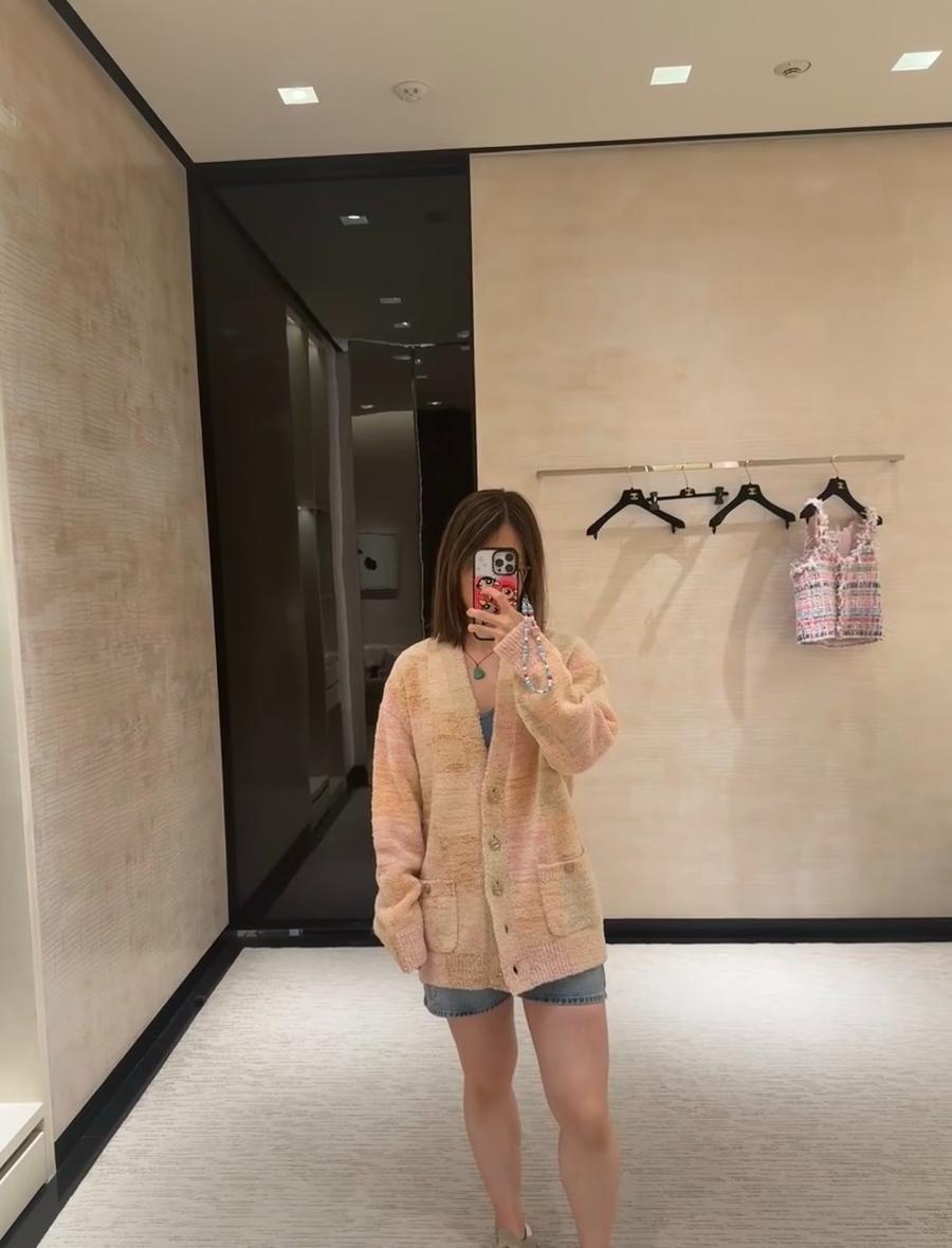 CHANEL Женский кардиган  CHANEL Женский кардиган